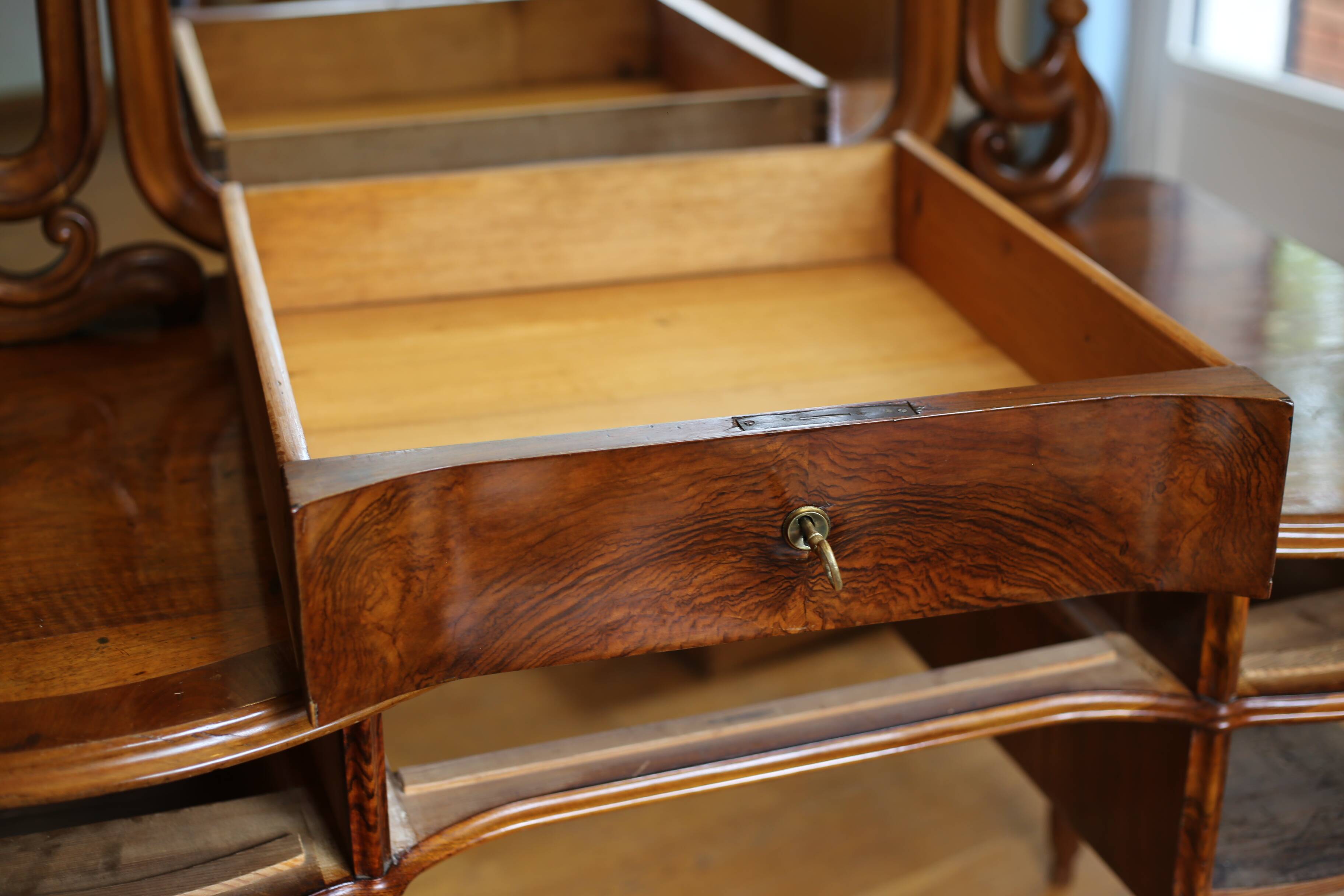 Coiffeuse style Louis Philippe