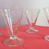 Lot 4 wine glasses conical shape