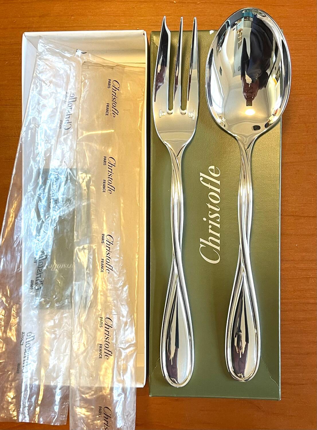 Christofle Galéa, 2 serving cutlery in very good condition.