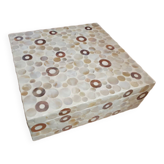 Box in ivory resin and mother-of-pearl pastilles