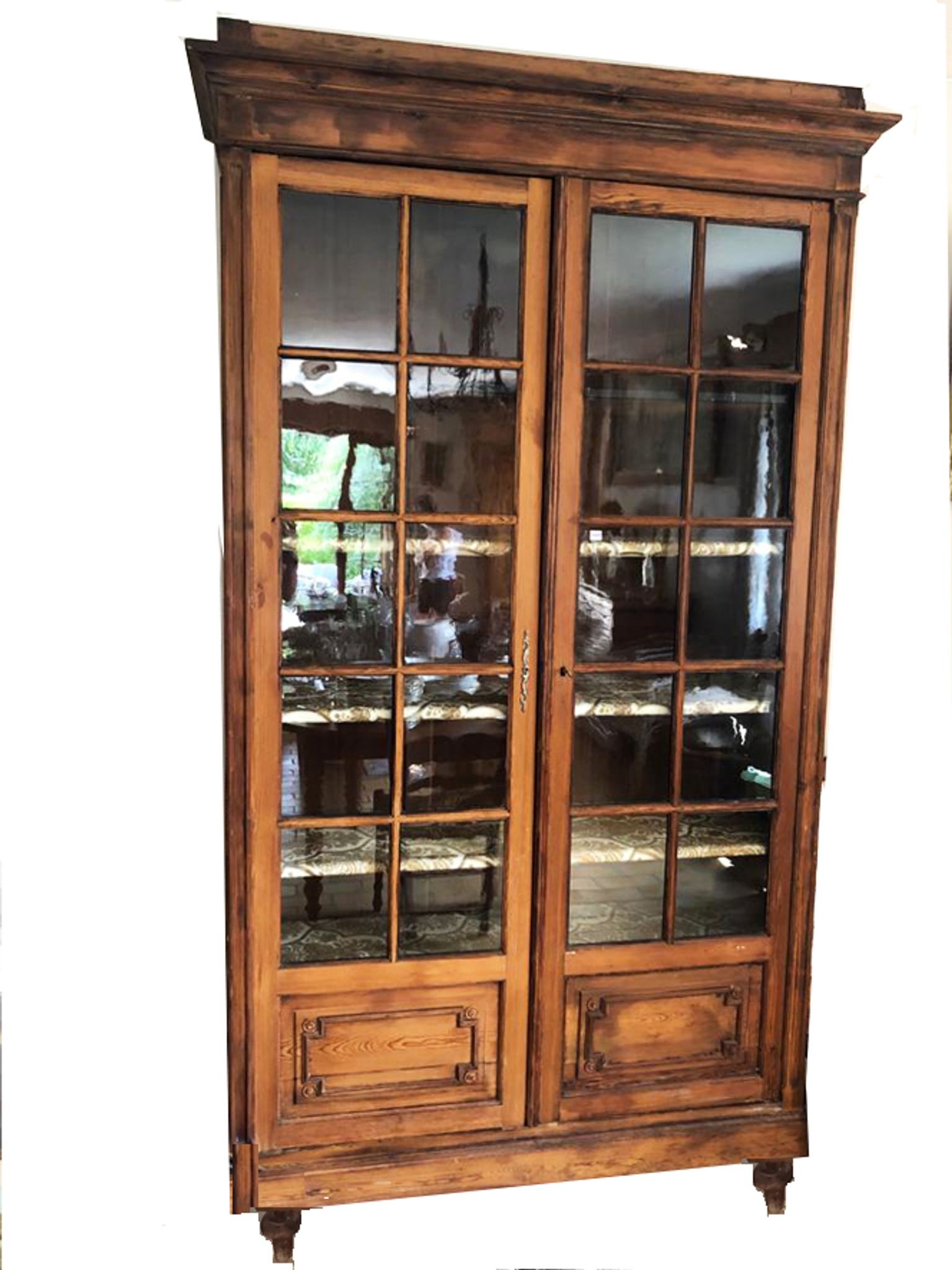 Ancienne - vitrine en bois massif