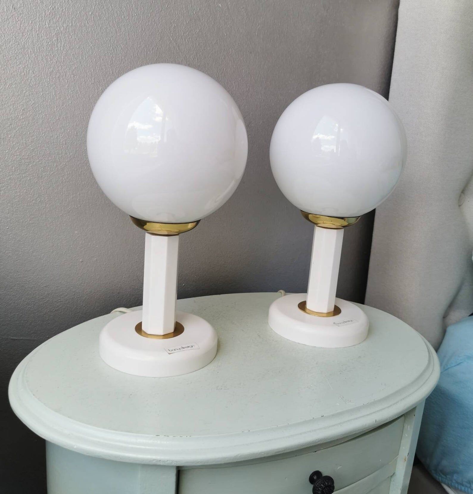 Set of 2 vintage Bony Design table lamps with 80s glass bulb hood