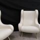 Paire de fauteuils bouclette blancs