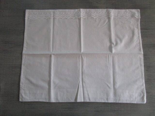 Taie d'oreiller d'enfant ancienne brodée en coton :56x45cm