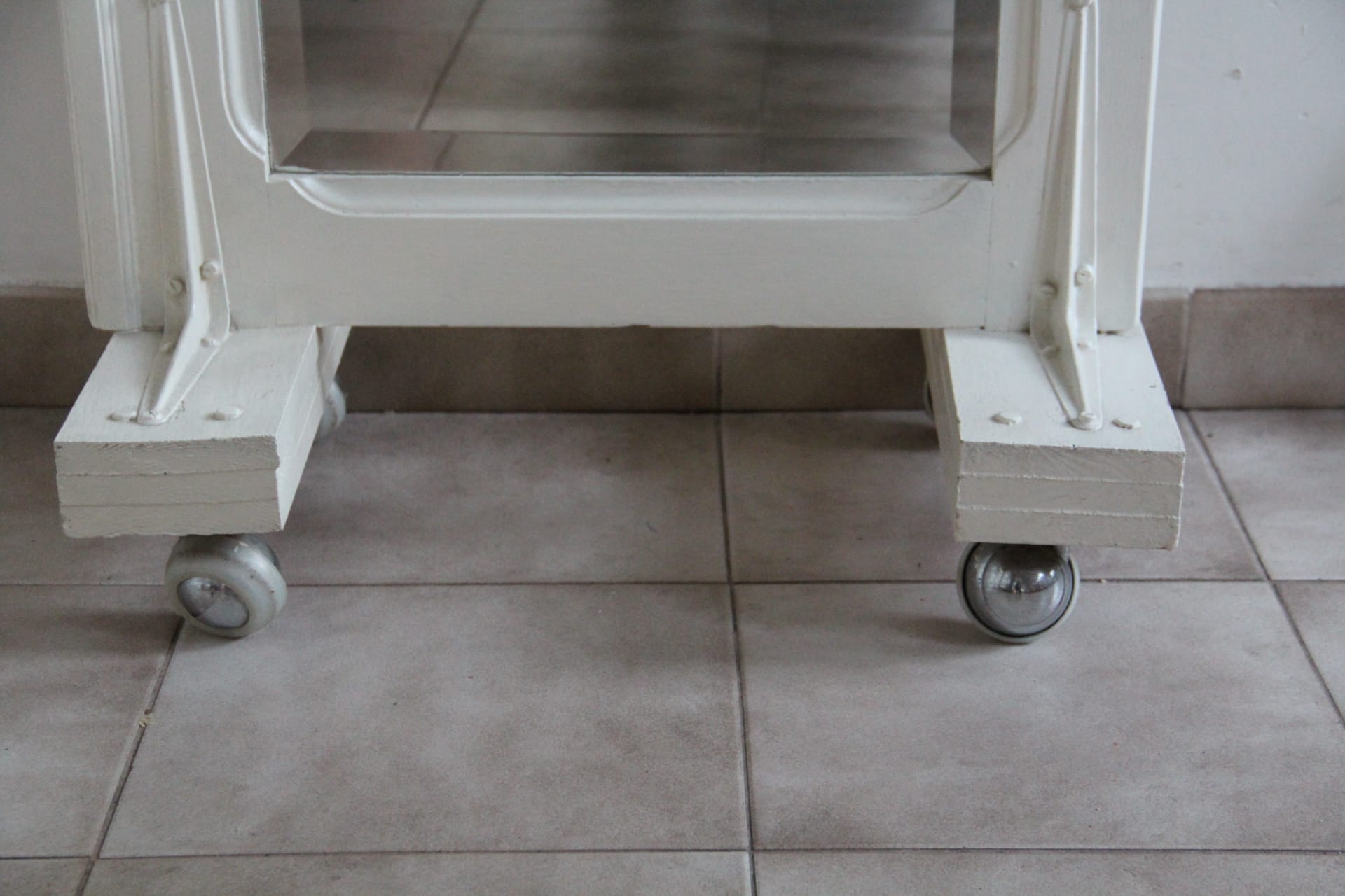 Couturier mirror on wheels 59x166cm