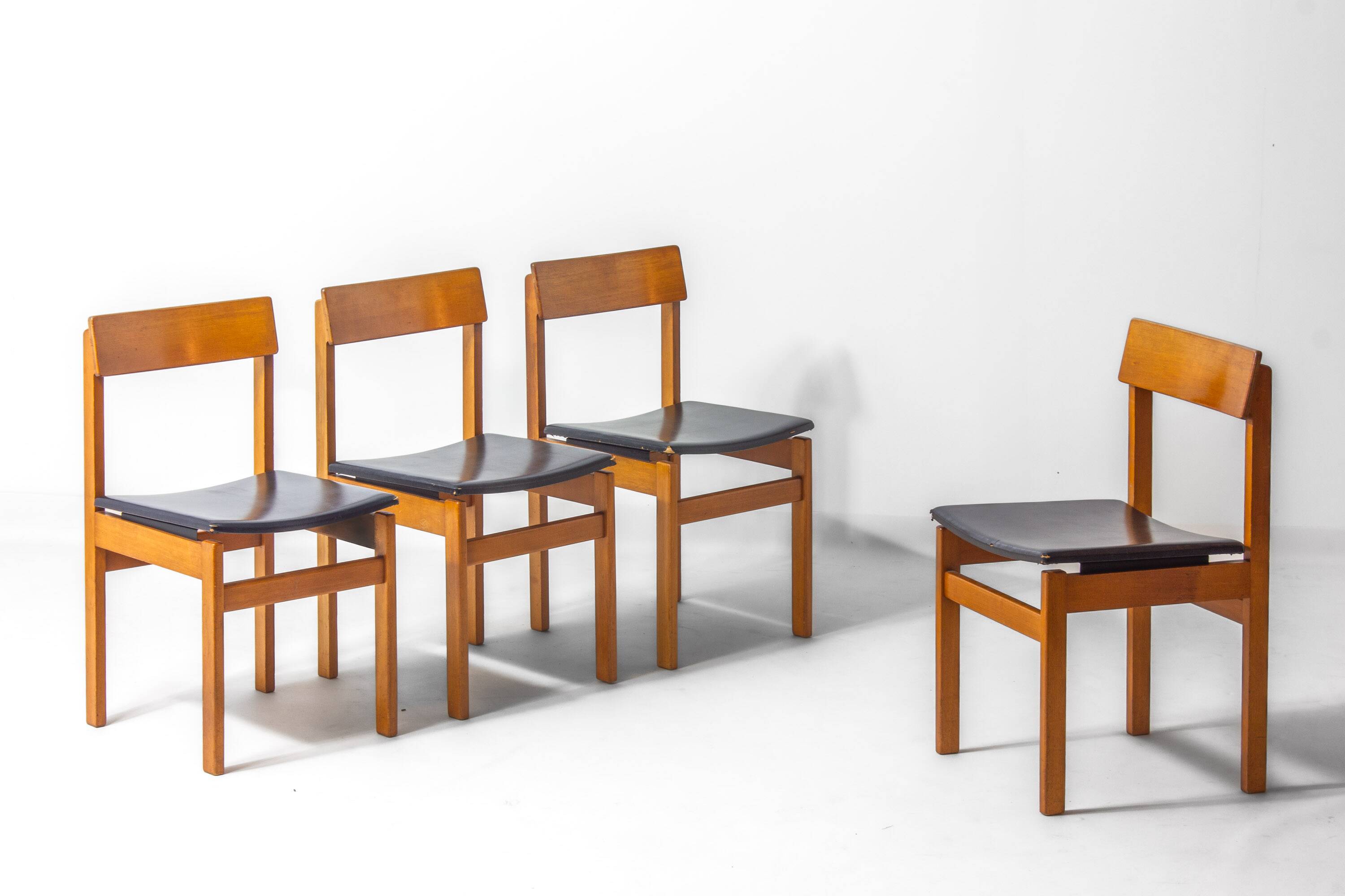 Set of 6 'Abstracta' dining chairs in beech by Jos de Mey, Belgium 1960s