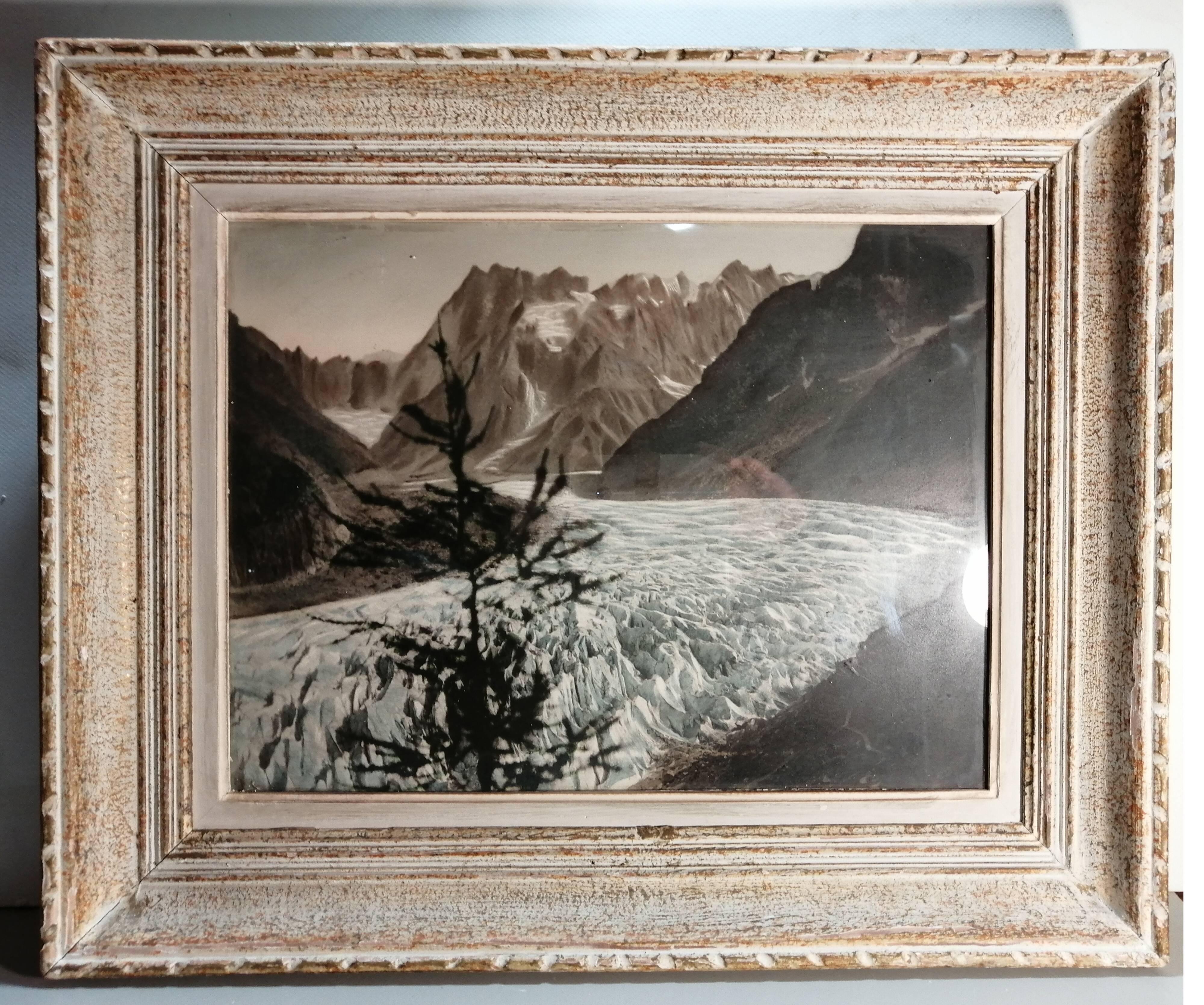 The sea of ice framed early 20th century.