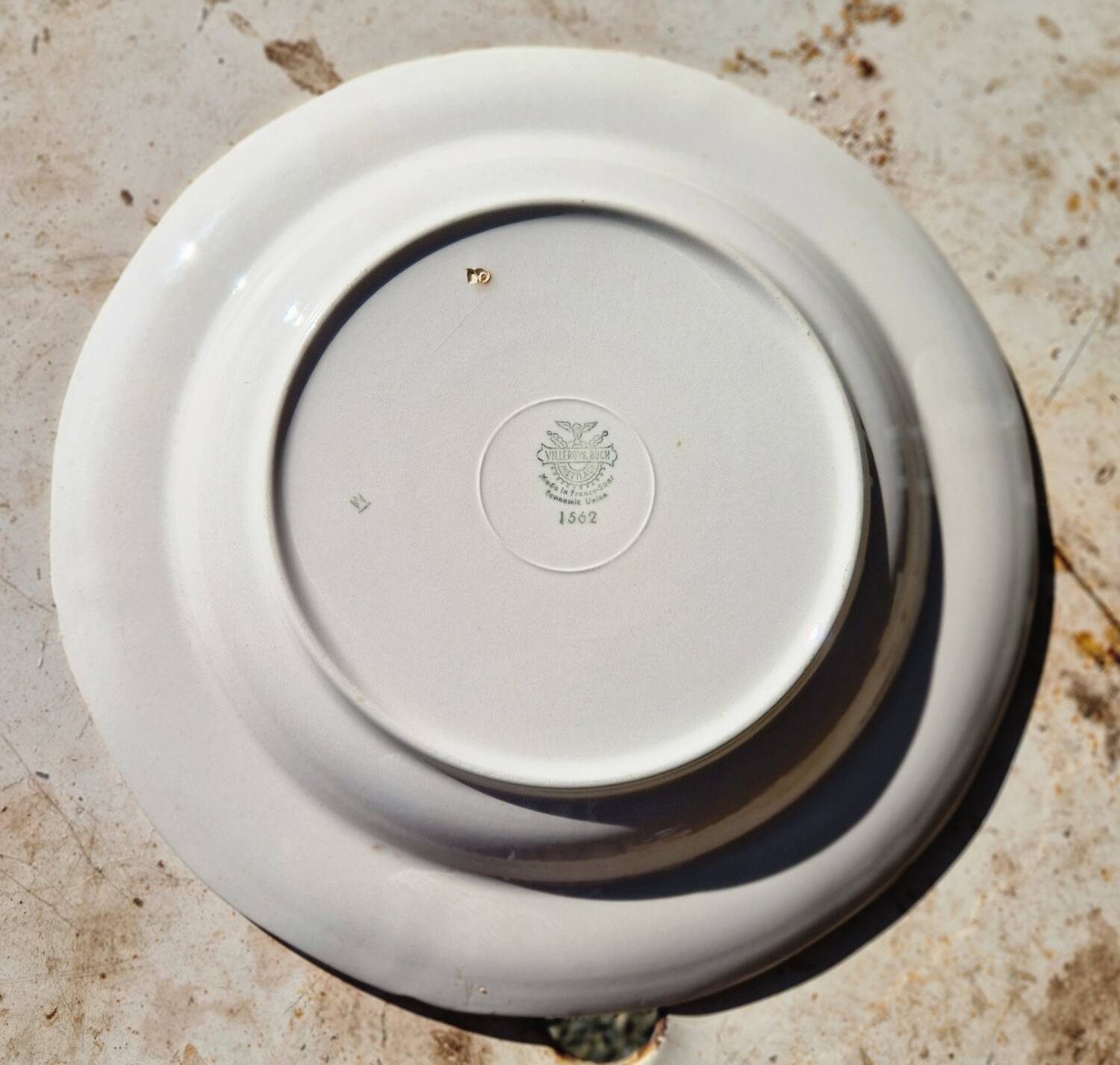 Round plate Villeroy Boch model 1562