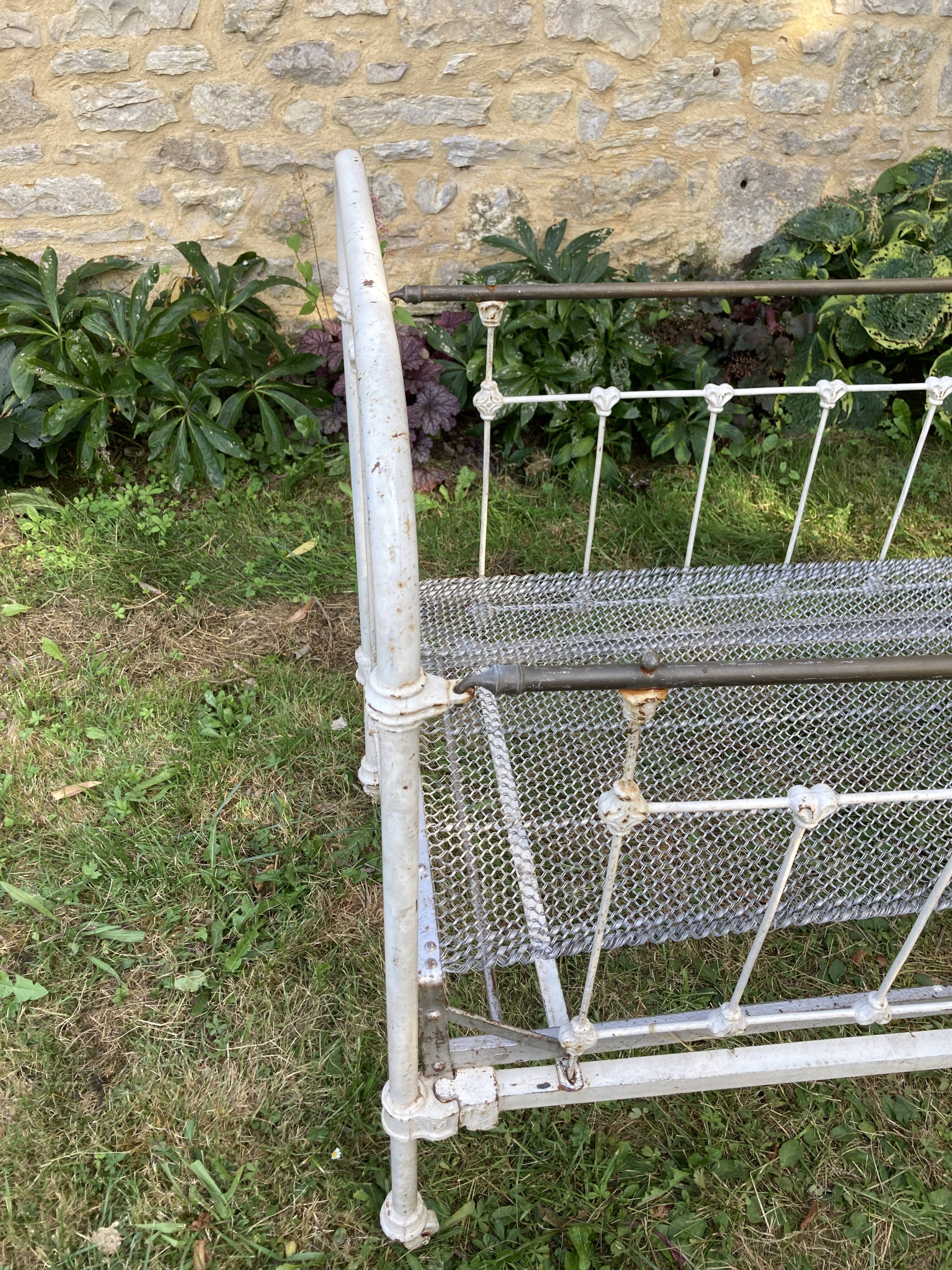 Iron bed for children