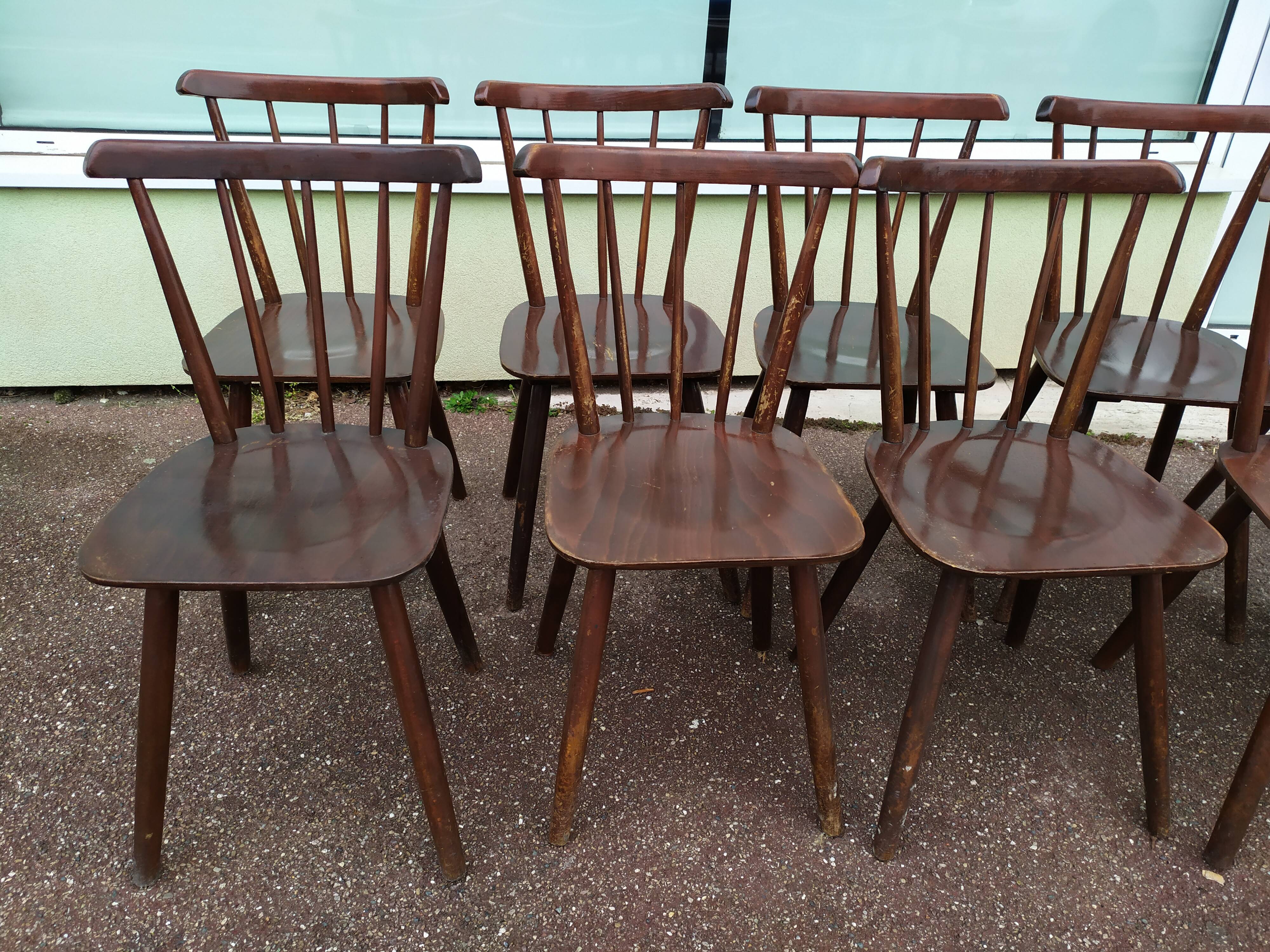 Set of 10 wooden bistro chairs - vintage