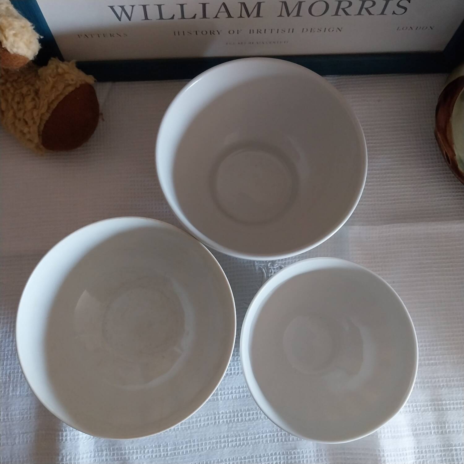 Antique white porcelain facet bowls