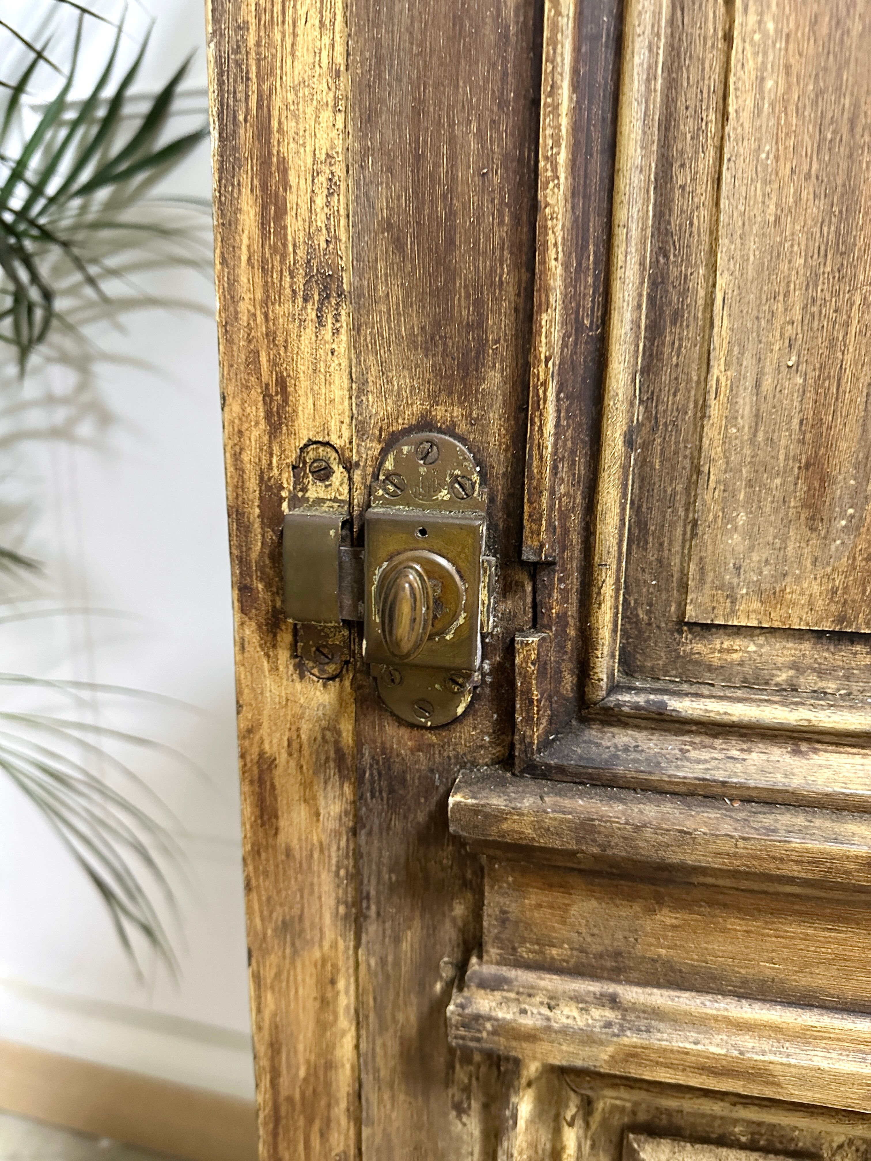 Small Parisian wardrobe