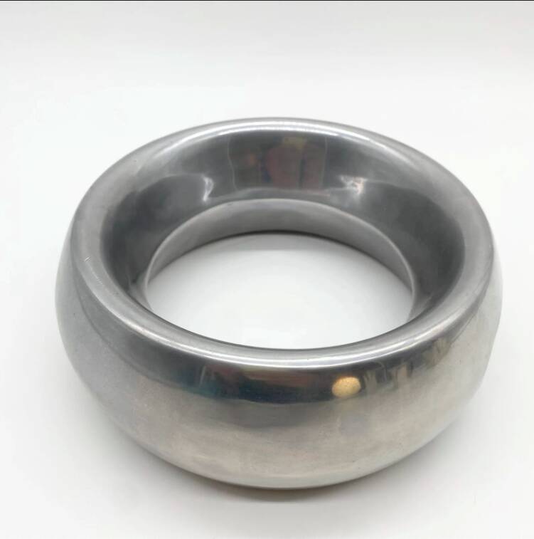 “Wheel” vase / Cast aluminum – 1980s