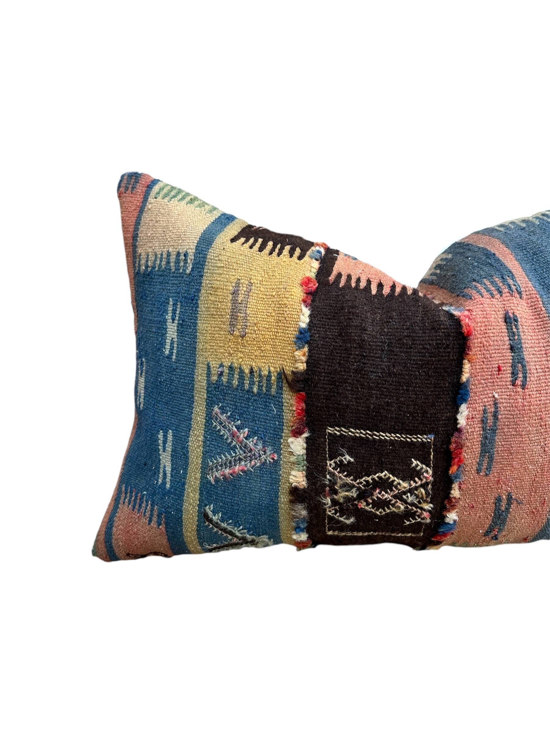 Magnifique coussin Kilim berbère vintage du Maroc