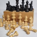 Antique Staunton Design Chess Set - Turned Wood Pieces (King 7cm)