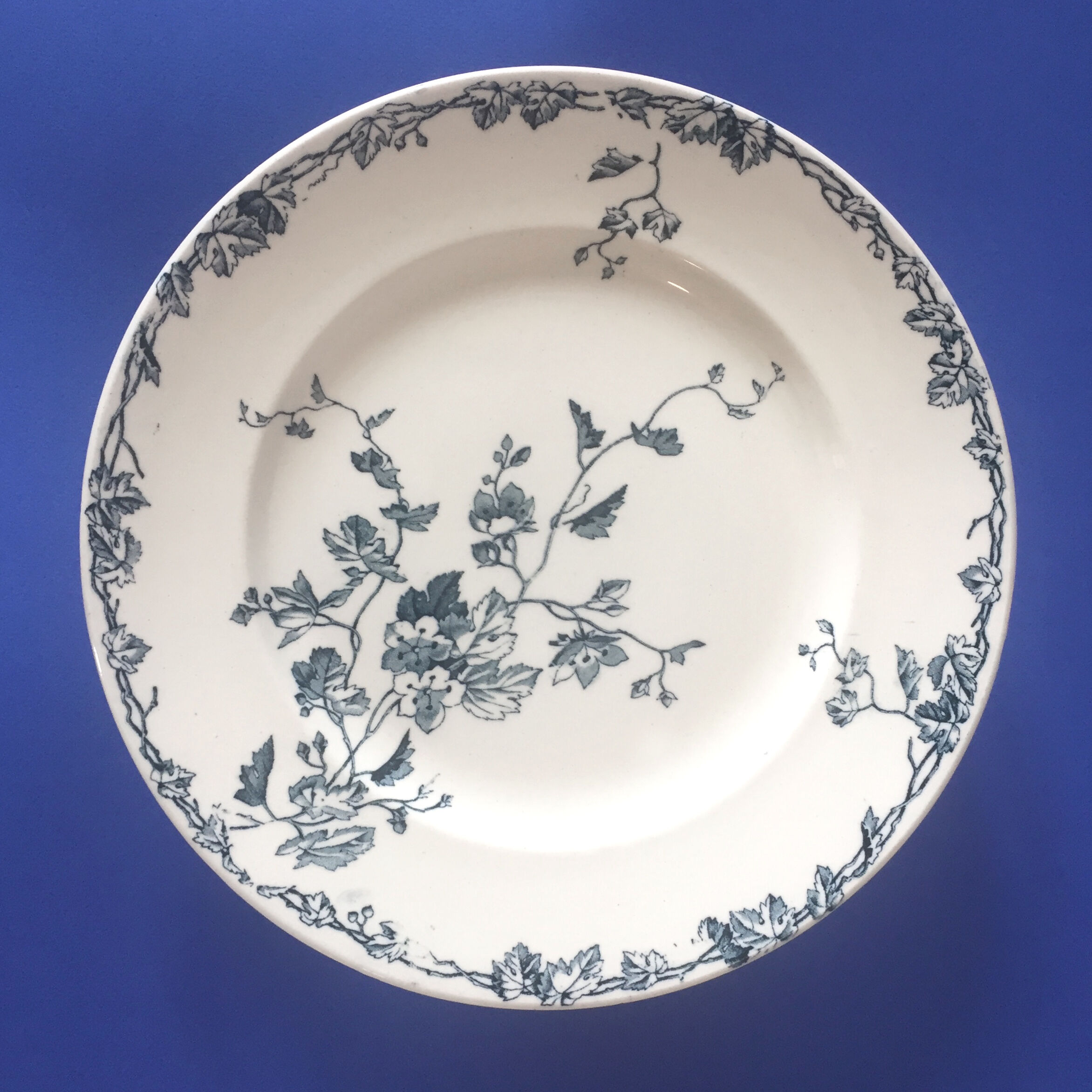 Iron Earth of Iron Pie Dish "Spring"