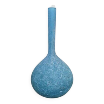 Vase soliflore bleu azur en verre dépoli en gourde et bec aminçit
