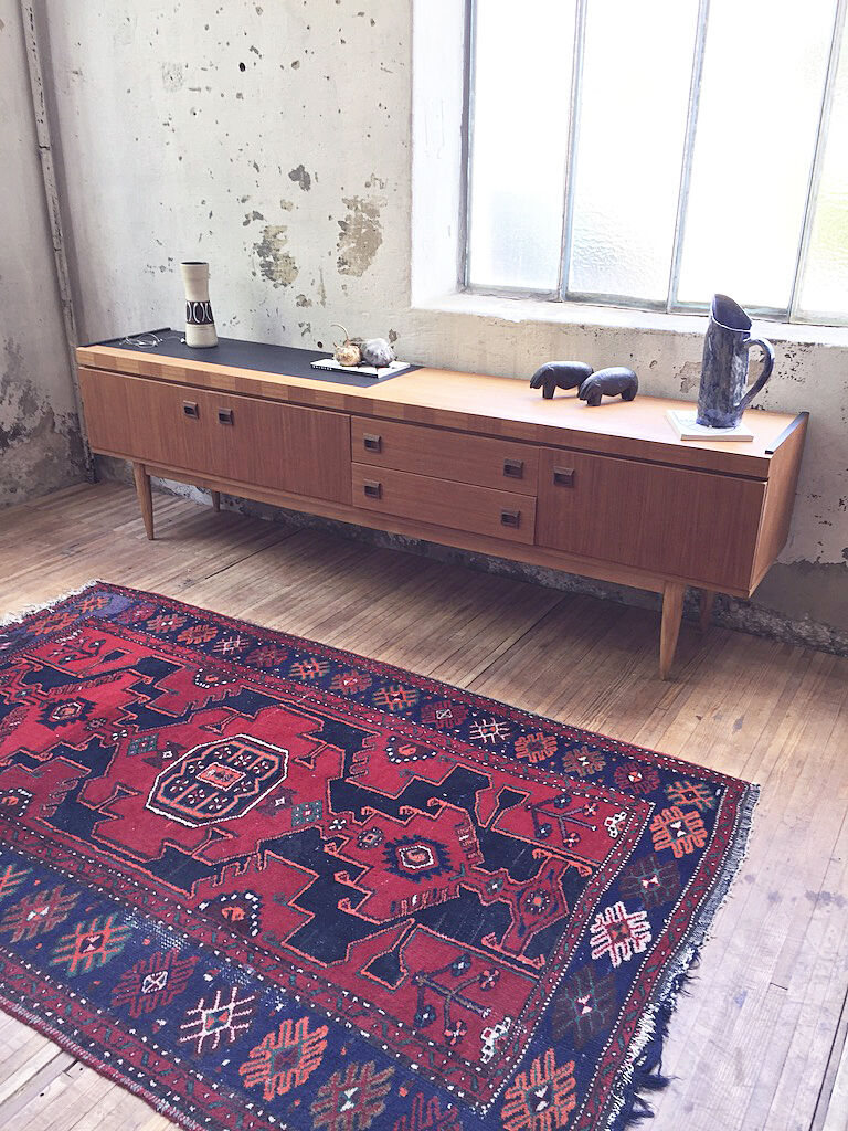 Hand knotted Persian rug - 210x126cm