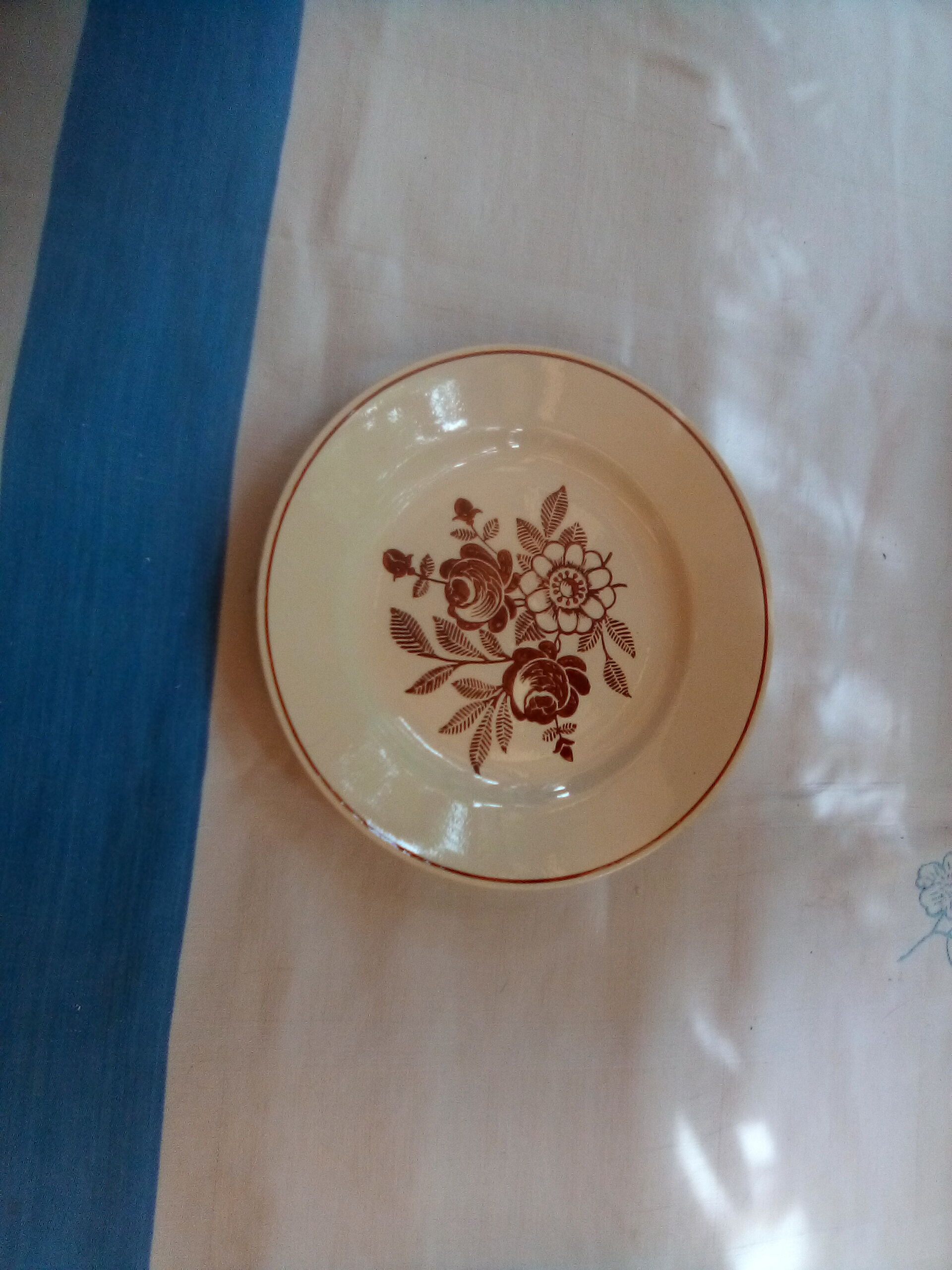 Assorted 12 dominant old brown/black plates