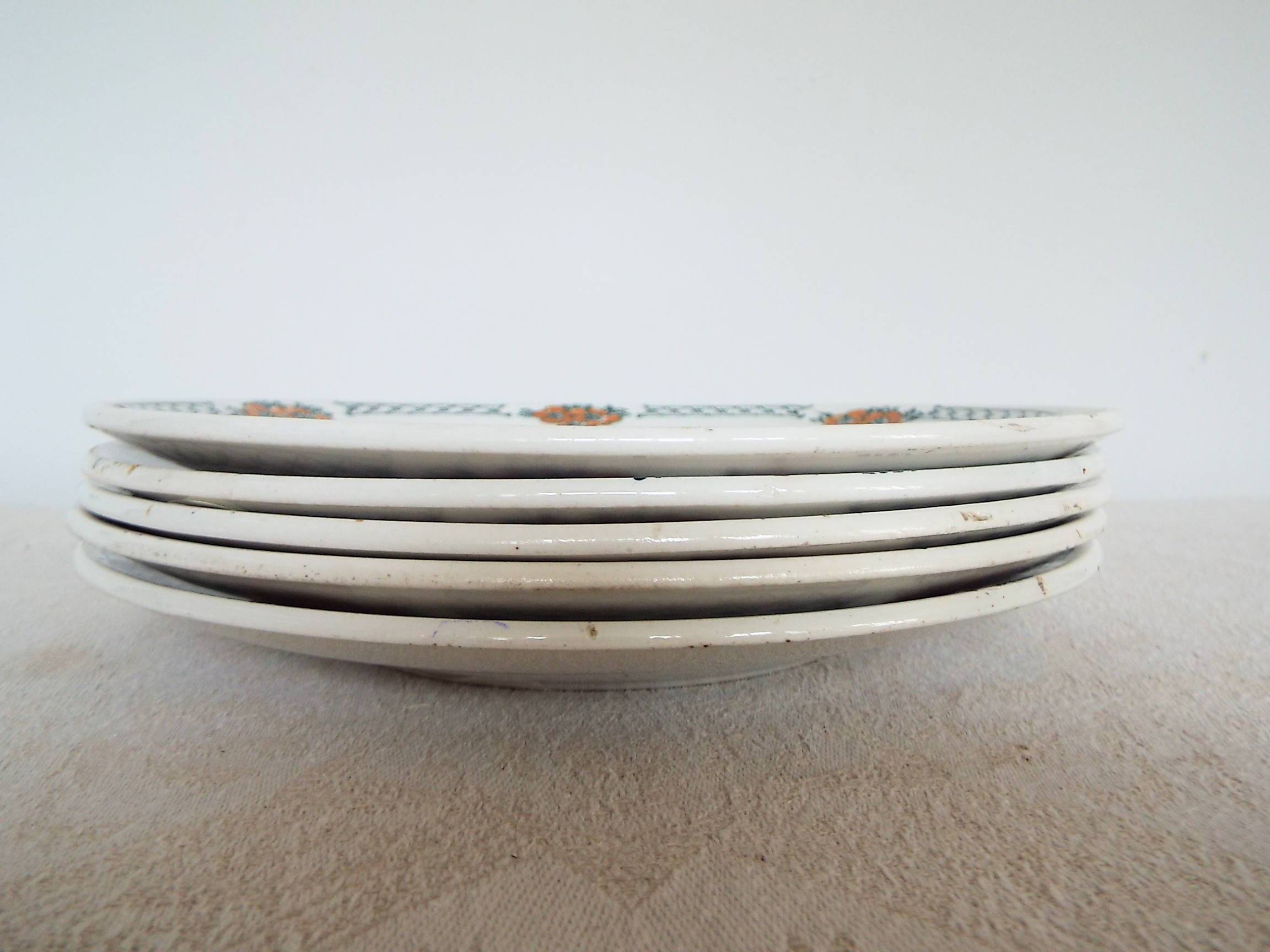 5 assiettes plates terre de fer Moulin des Loups Aubépine