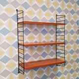 String of nisse strinning shelf