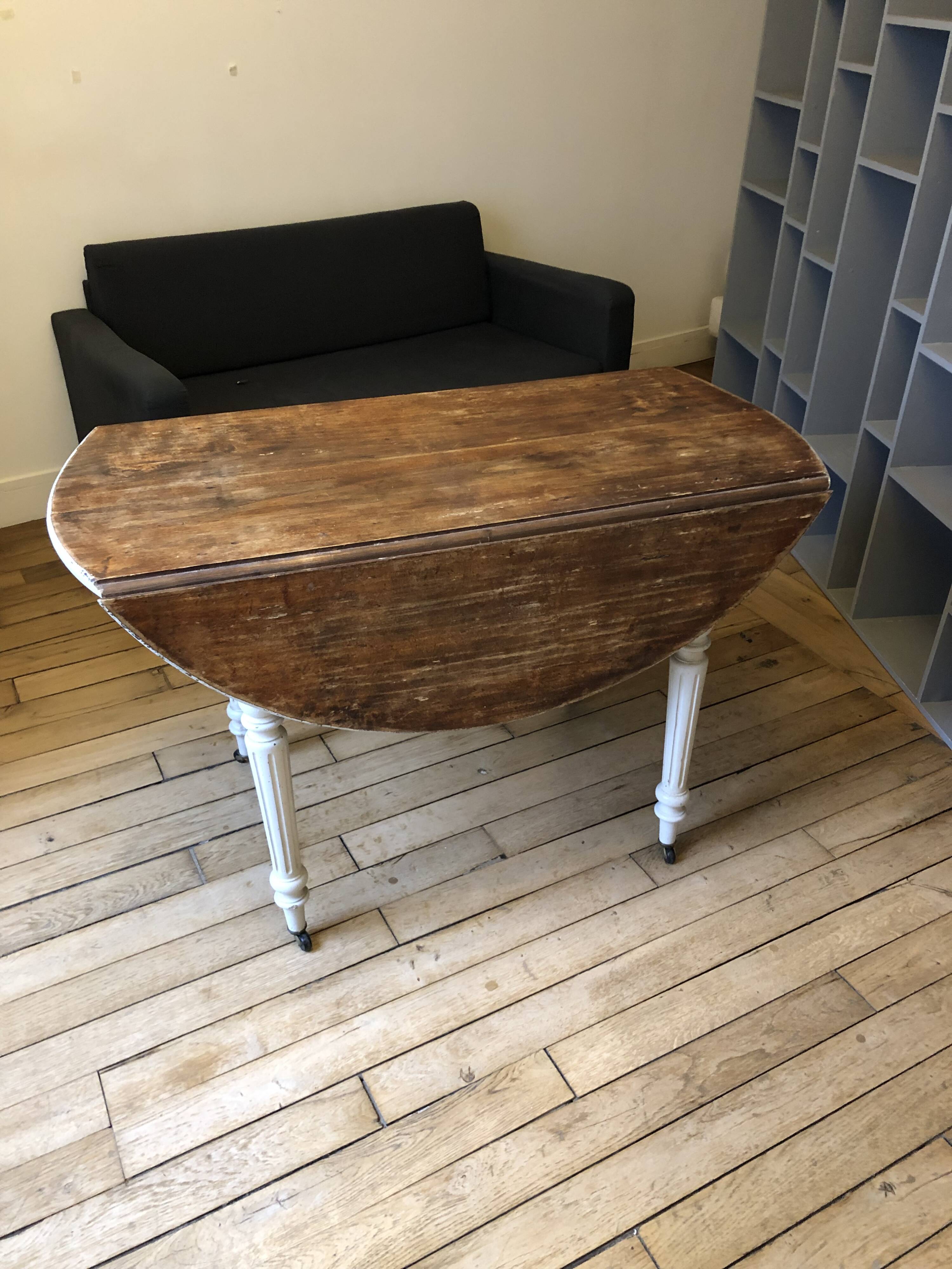 Antique folding round table