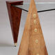 Bureau triangulaire sculptural – Pièce unique en loupes précieuses