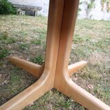 Round table