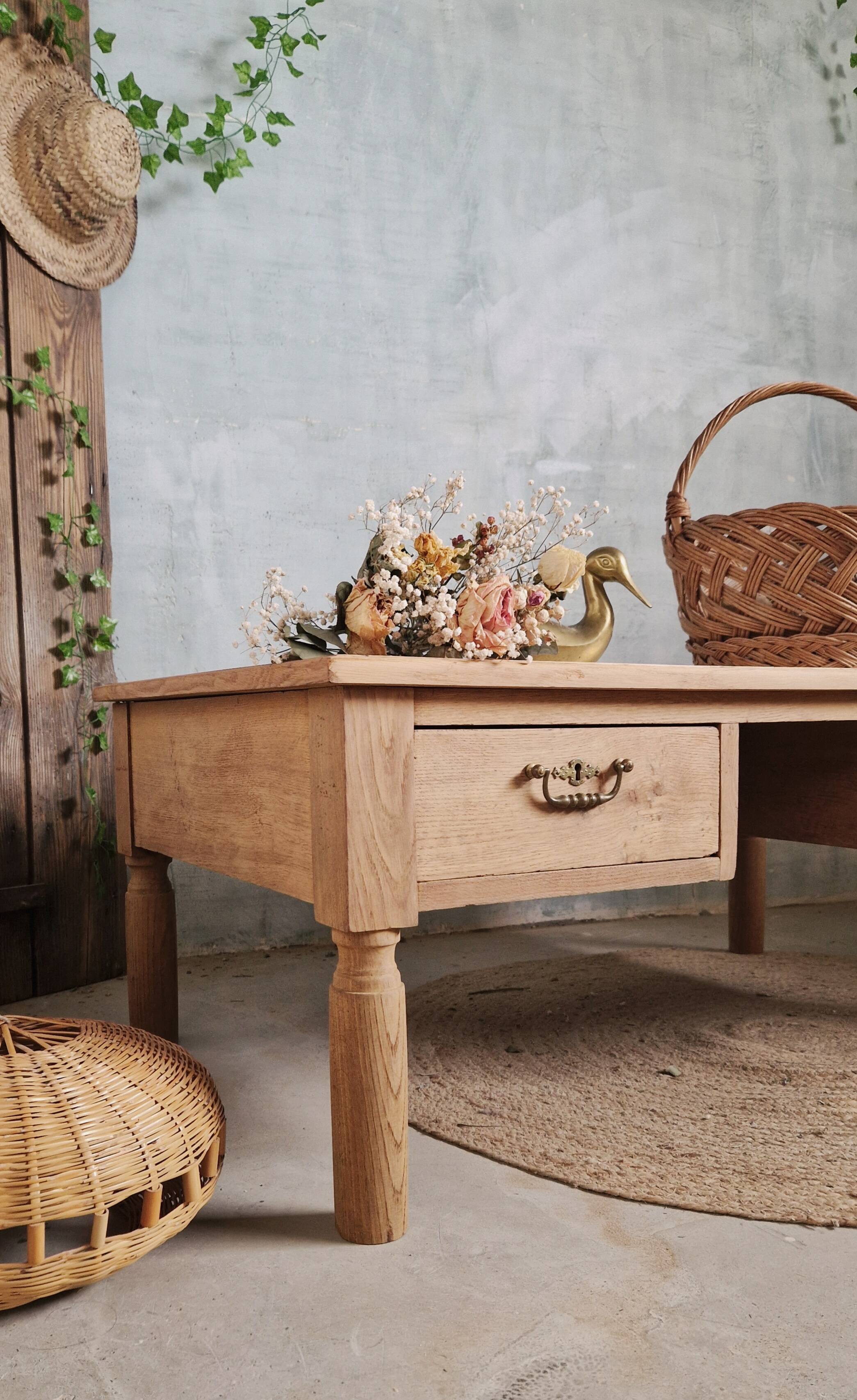 Beautiful oak coffee table