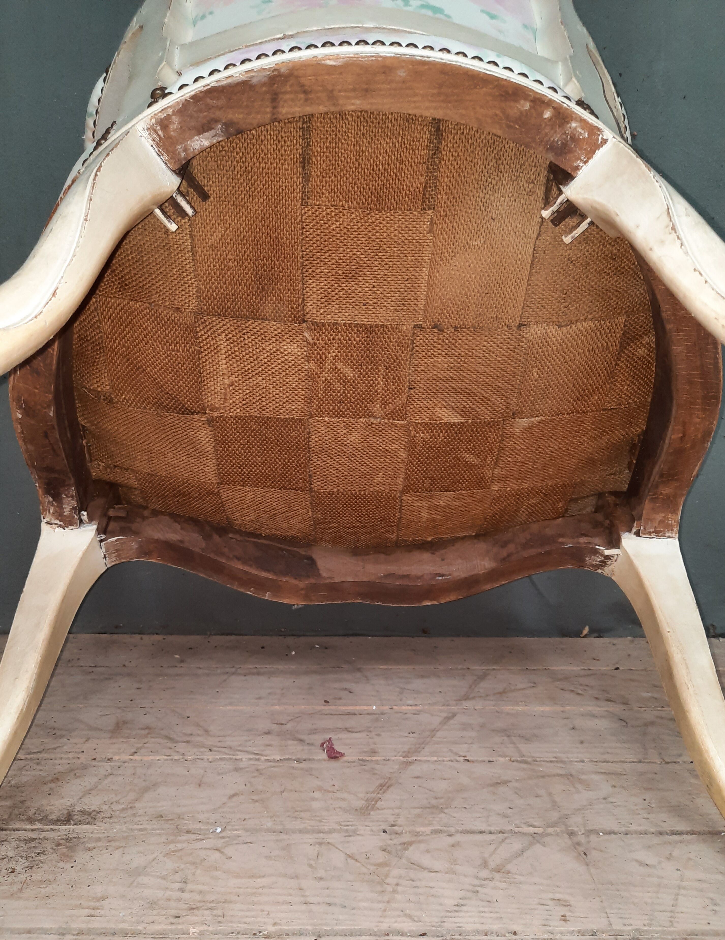 Louis XV armchair in white lacquered wood