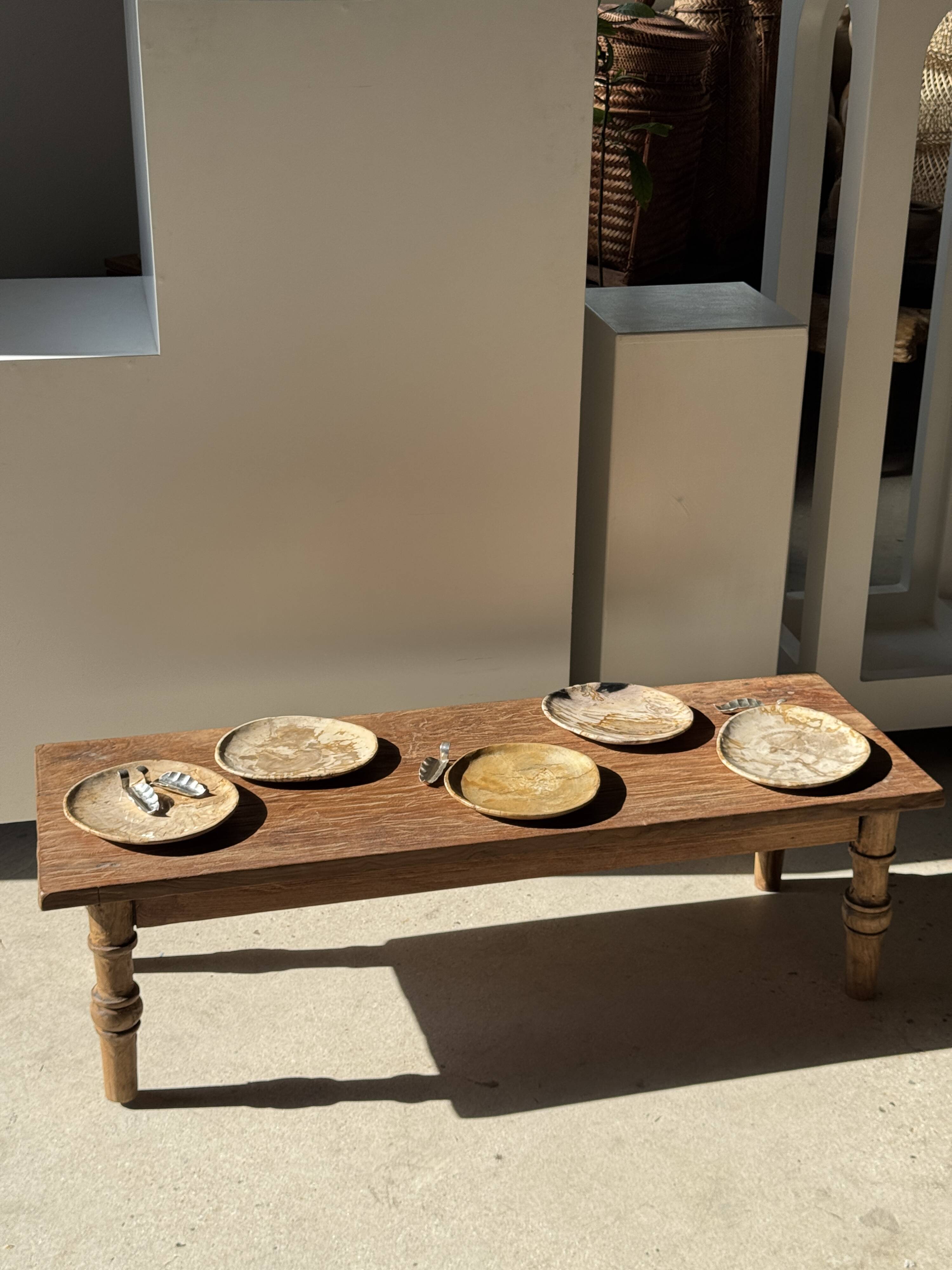 Petit vide poche ou plat en bois pétrifié beige orangé D20,5 -3308