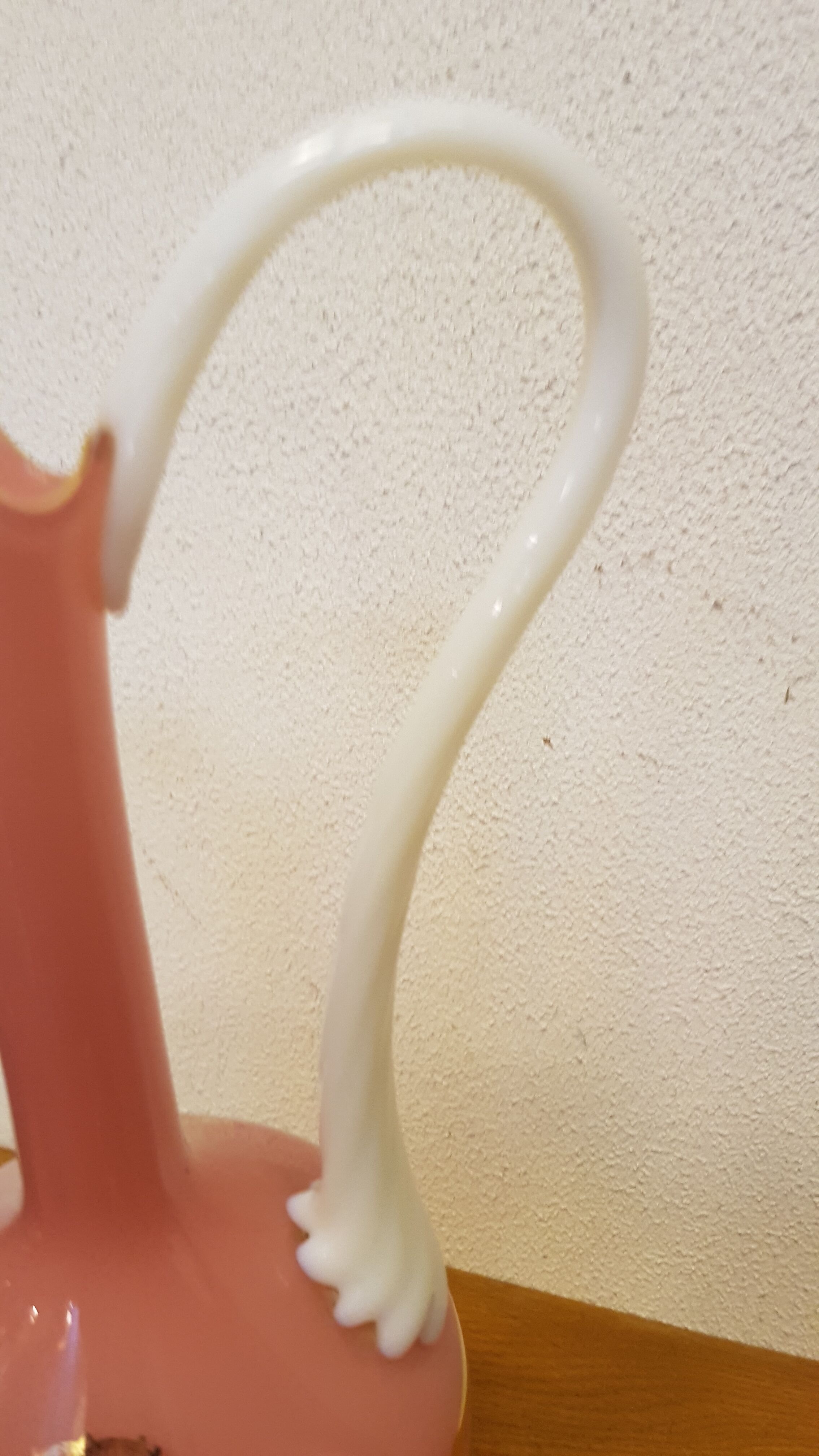 Aiguiere white and pink blown glass