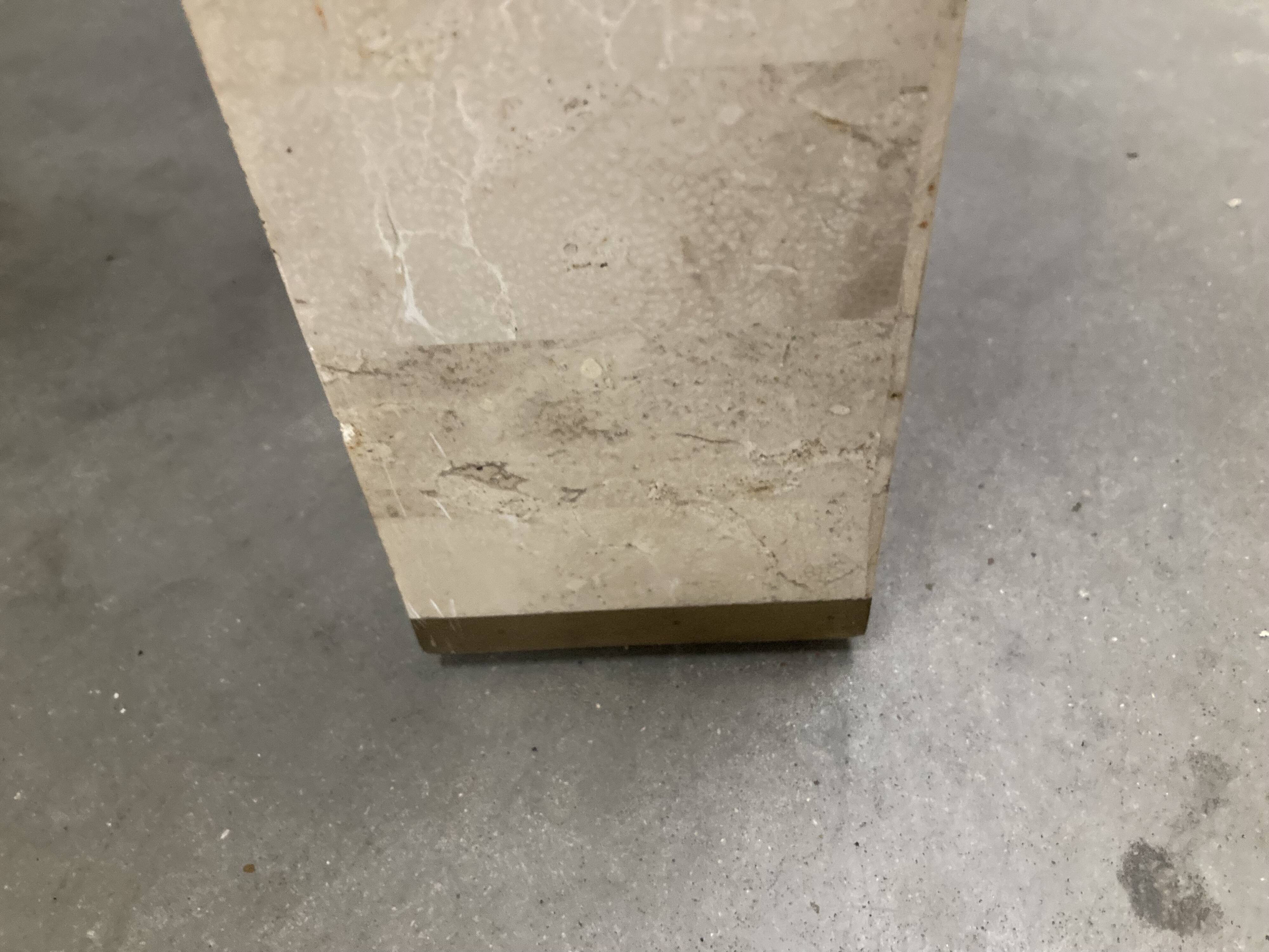 Marble tessellate coffee table '80, off white and salmon with brass