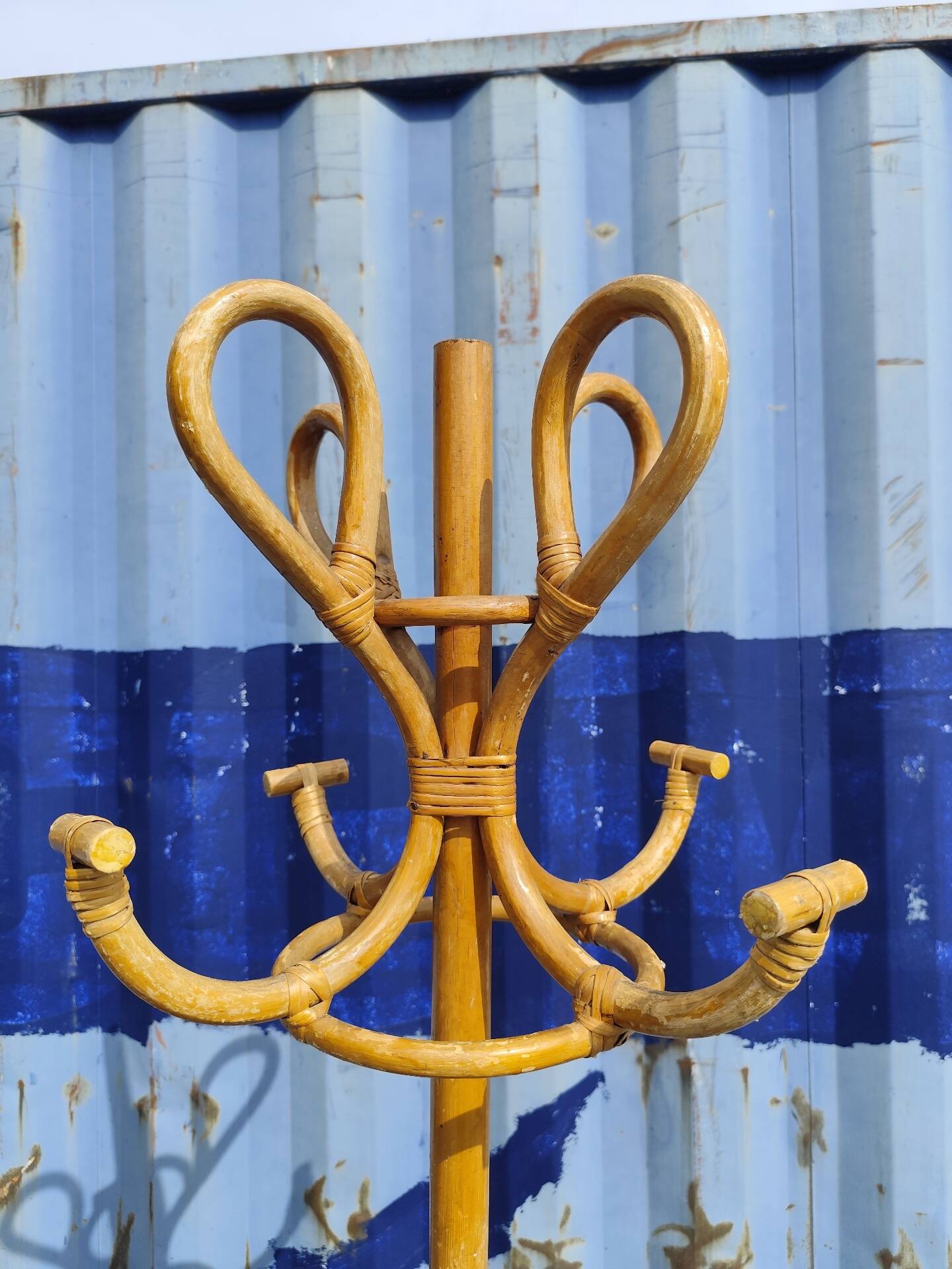 Poet coat rattan