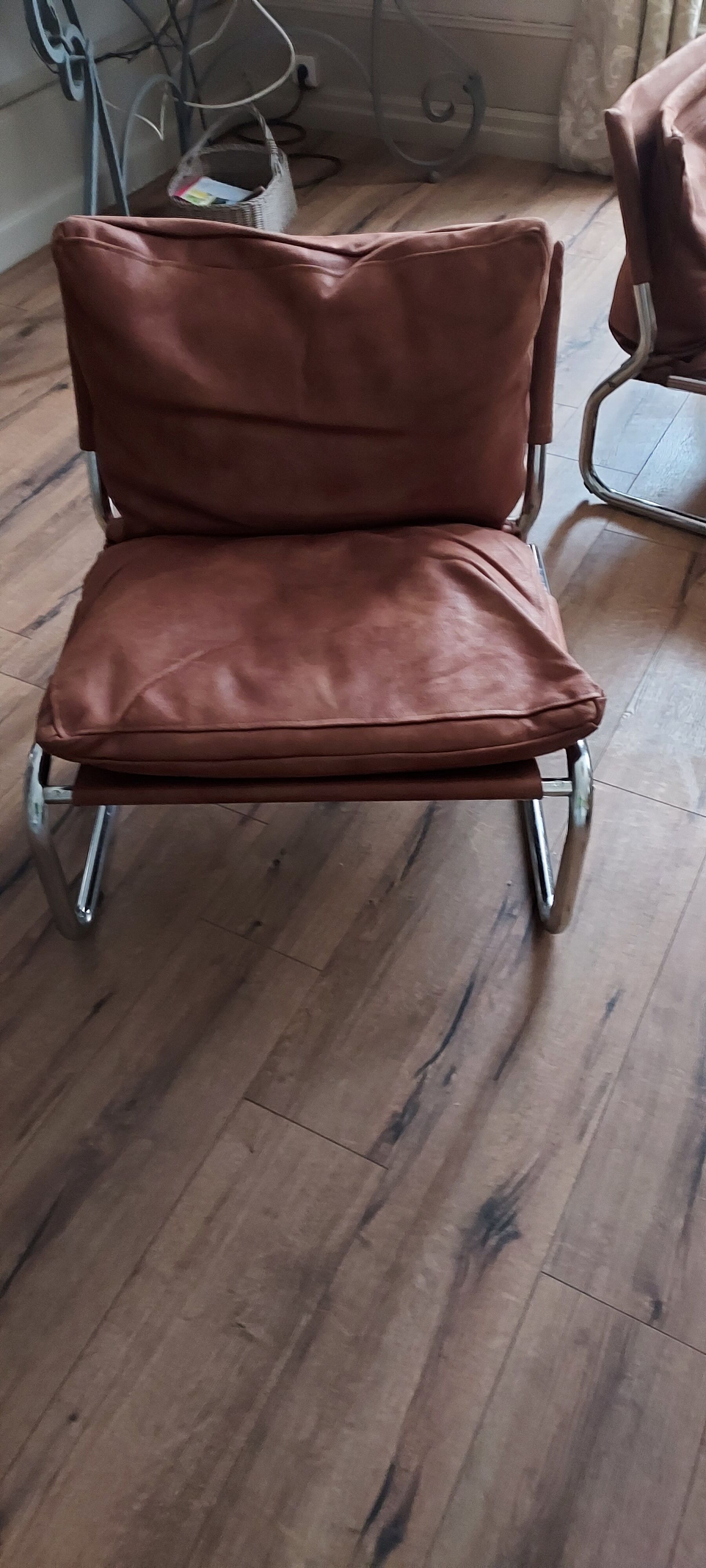Paire de fauteuils design années 70/80