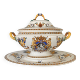 Beautiful vintage soup tureen from Gien.