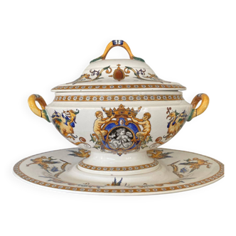 Beautiful vintage soup tureen from Gien.