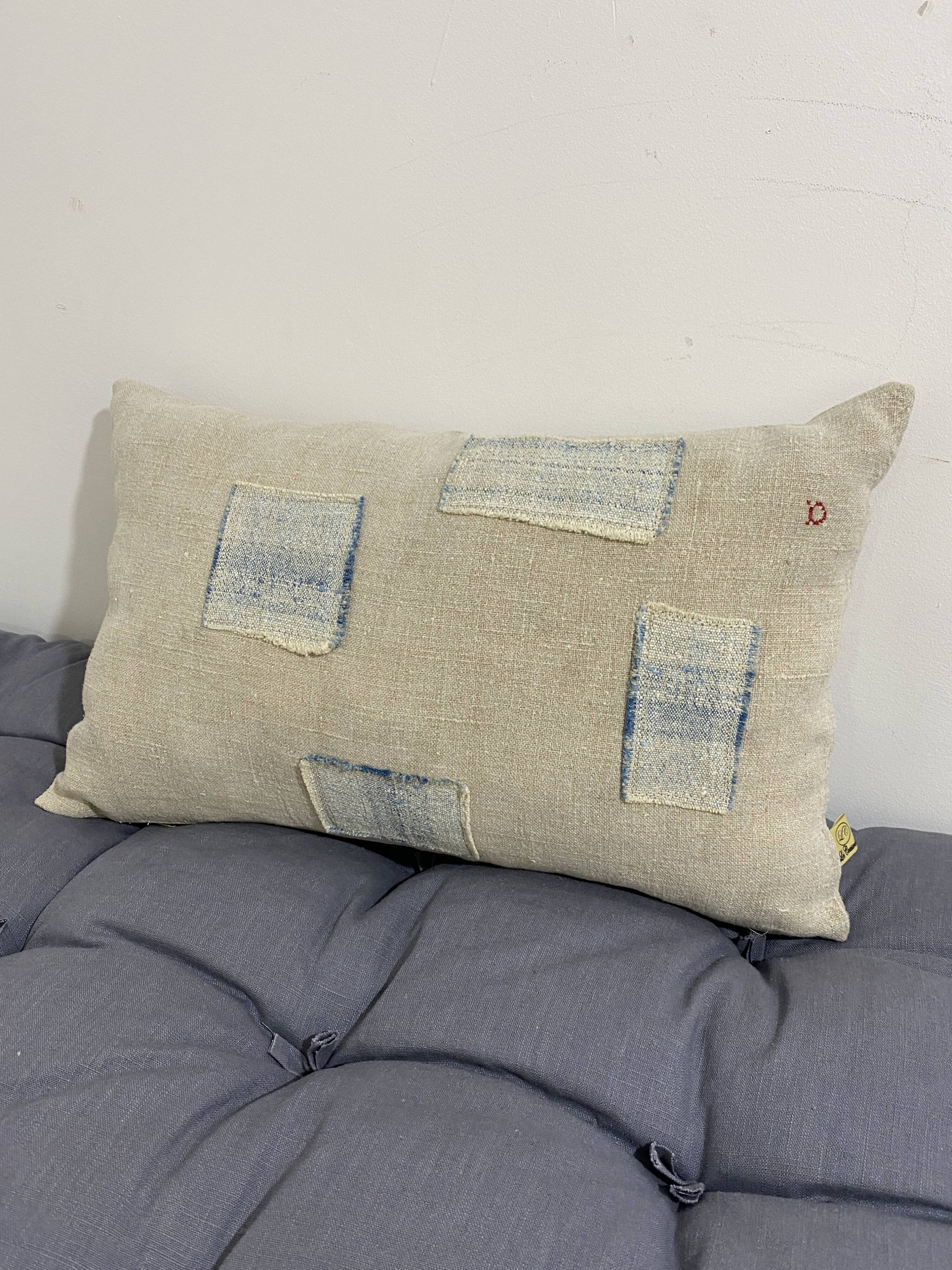 Coussin en toile ancienne style Kilim
