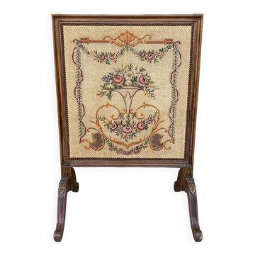 Wooden and embroidered fabric fireplace screen 94X62