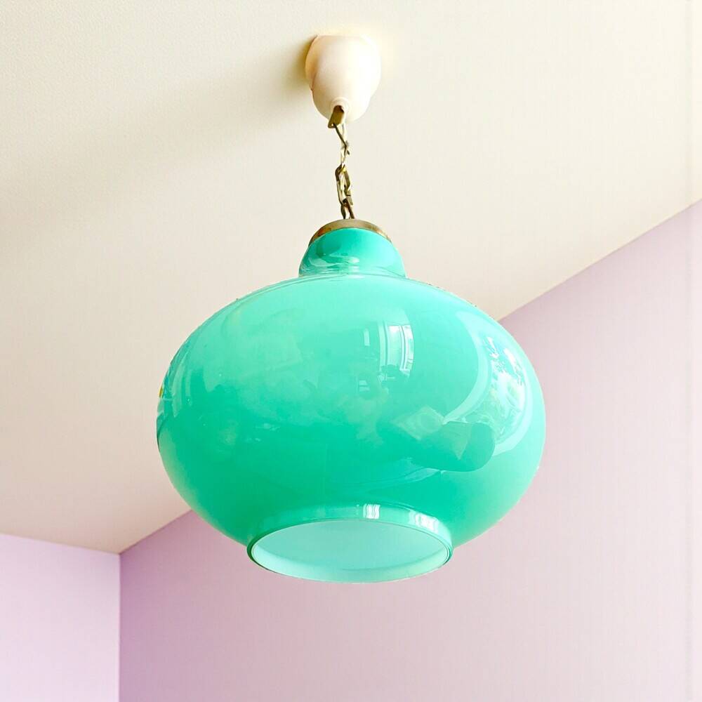 Lustre en verre opalin turquoise des années 50