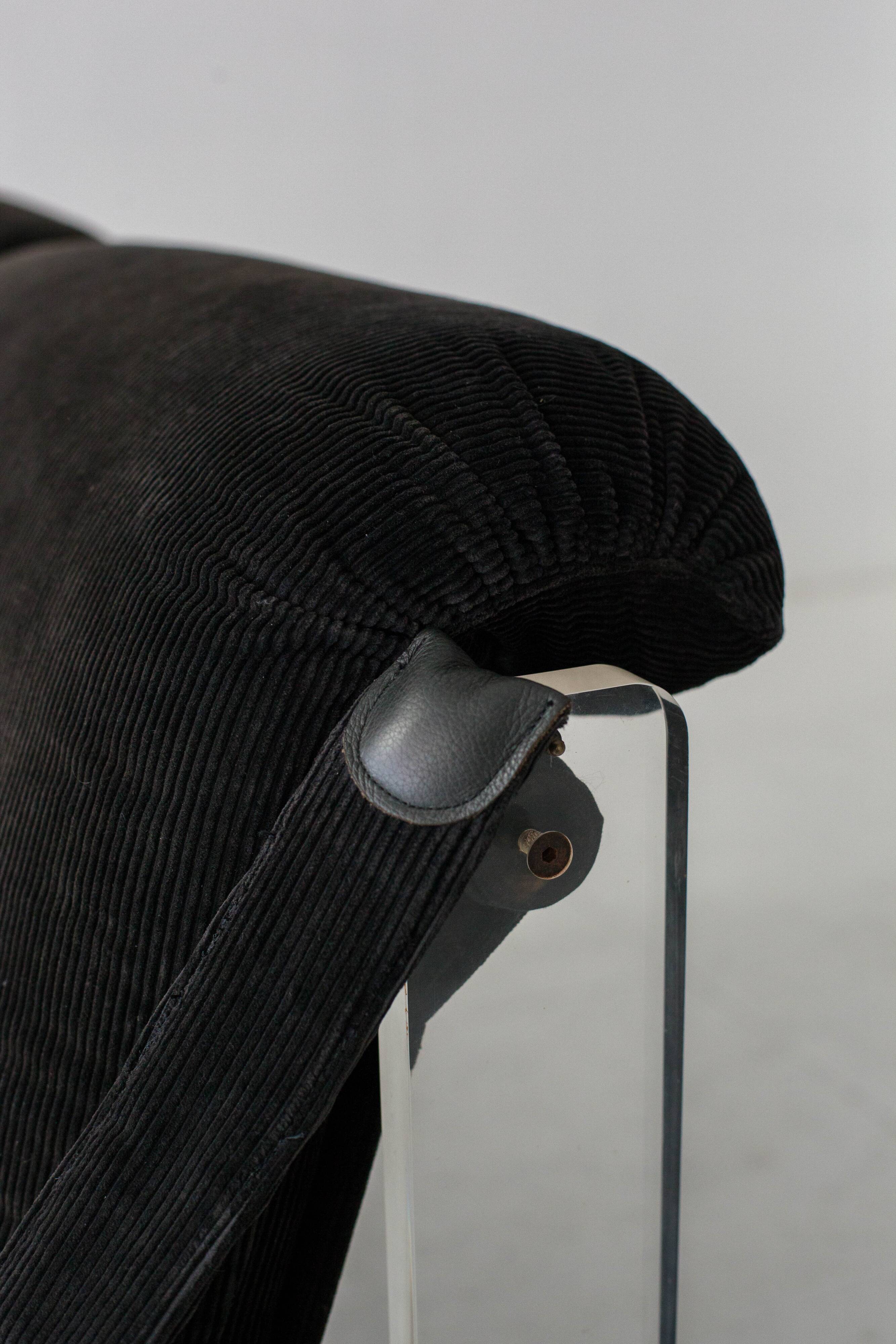 ‘IN' 2-seater by Roberto Lera for Art & Form Italy