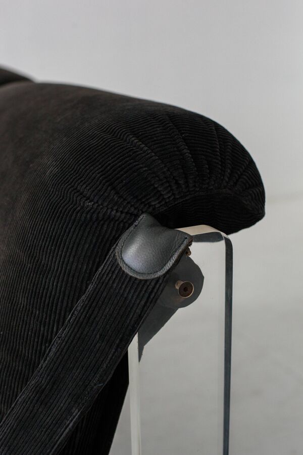 ‘IN' 2-seater by Roberto Lera for Art & Form Italy