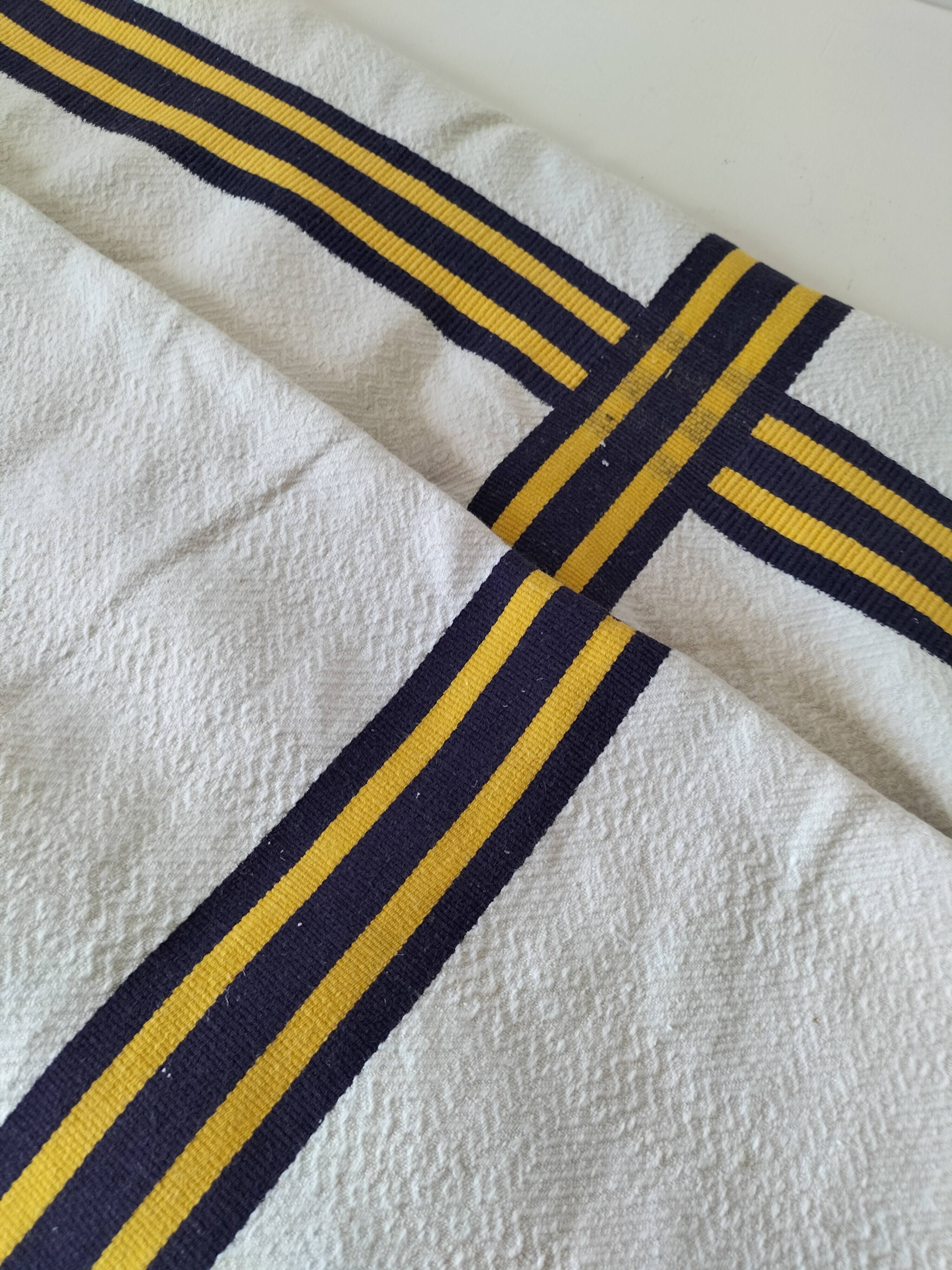 Nappe et 5 serviettes basques vintage en coton à chevrons bleu et jaune