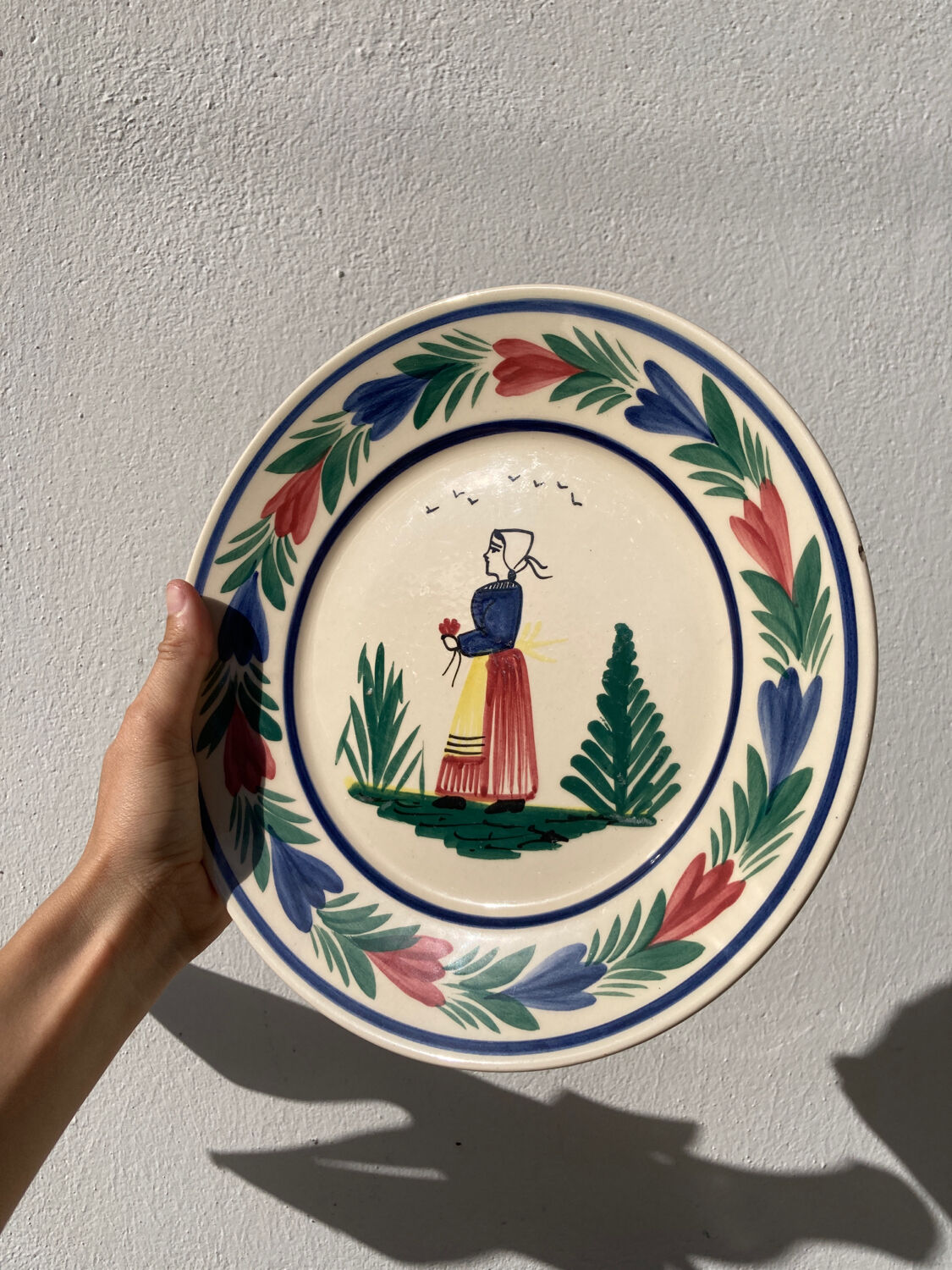 6 Quimper plates with old ceramic characters