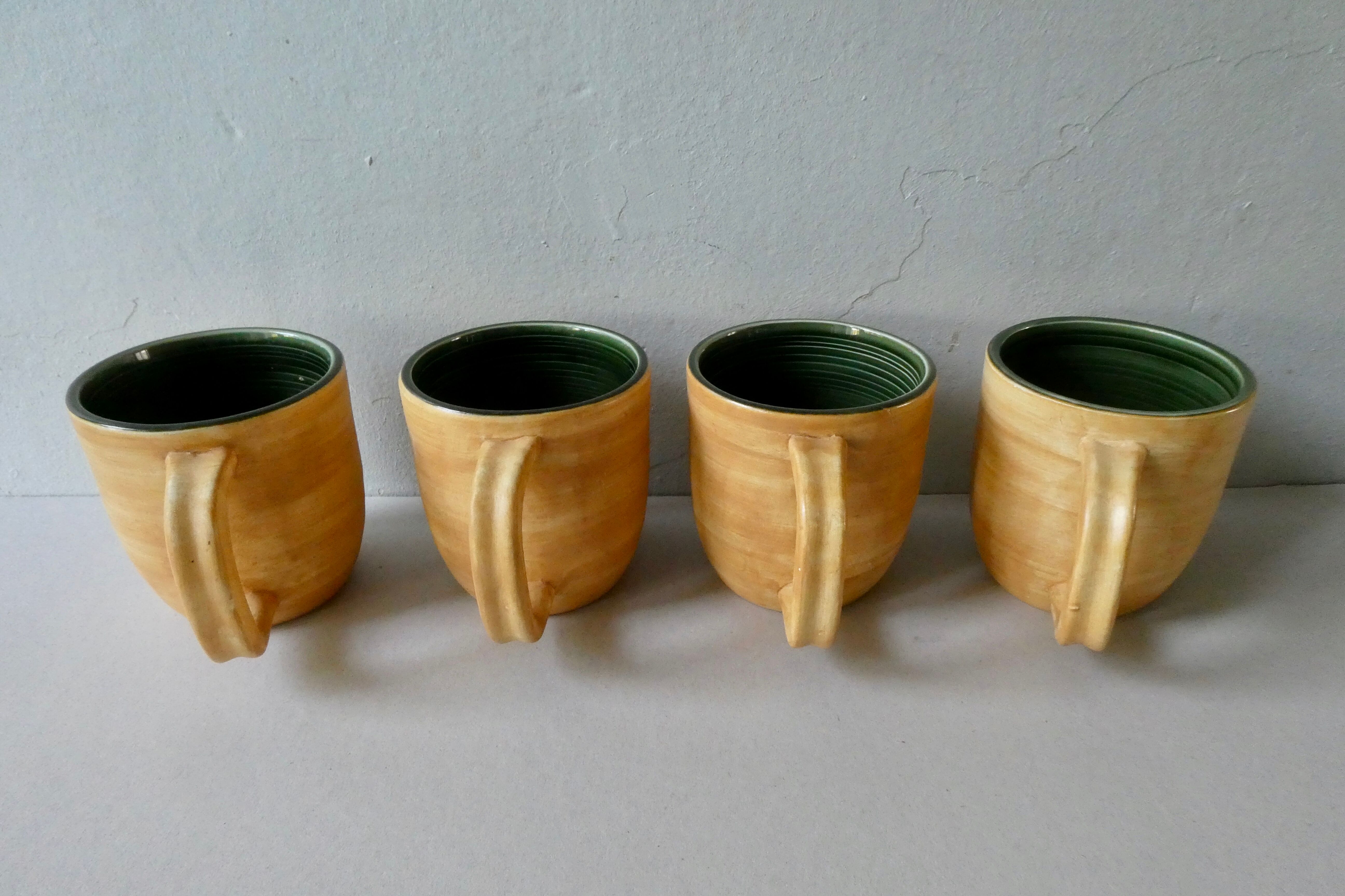 4 mugs Salins France, grès et émail vert