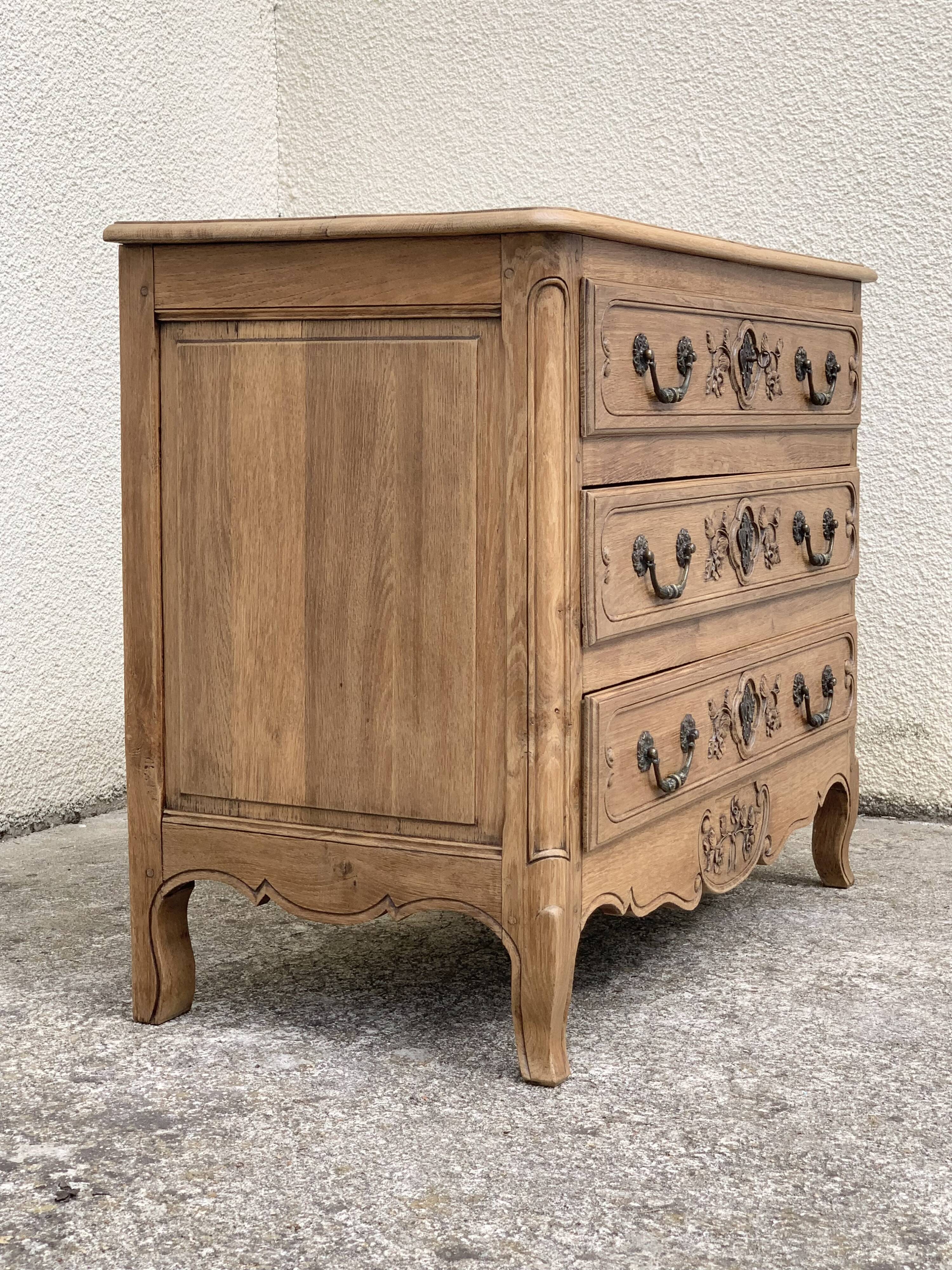 Louis XV style chest of drawers in solid raw oak, 1920