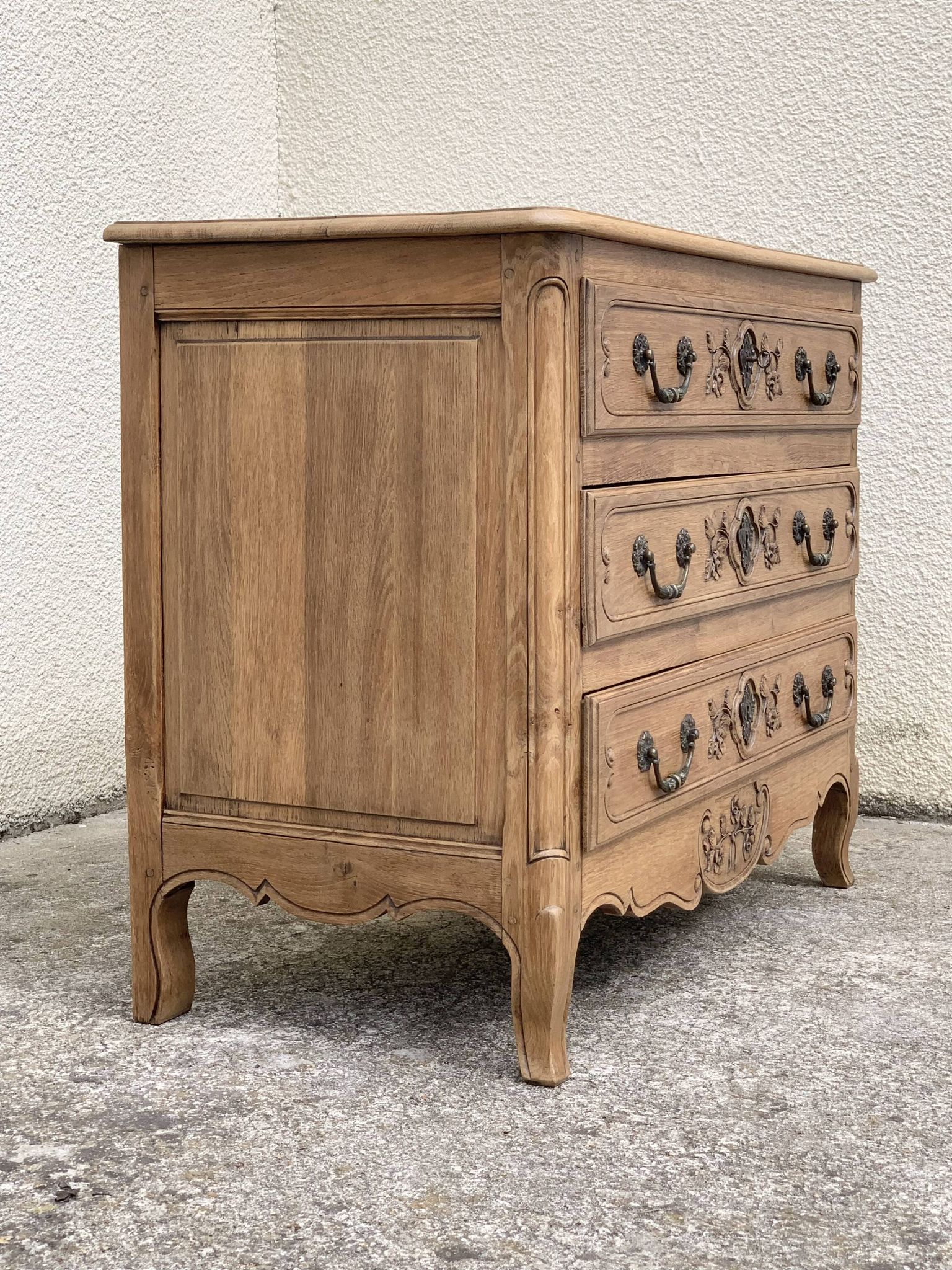 Louis XV style chest of drawers, solid raw oak, 1920.