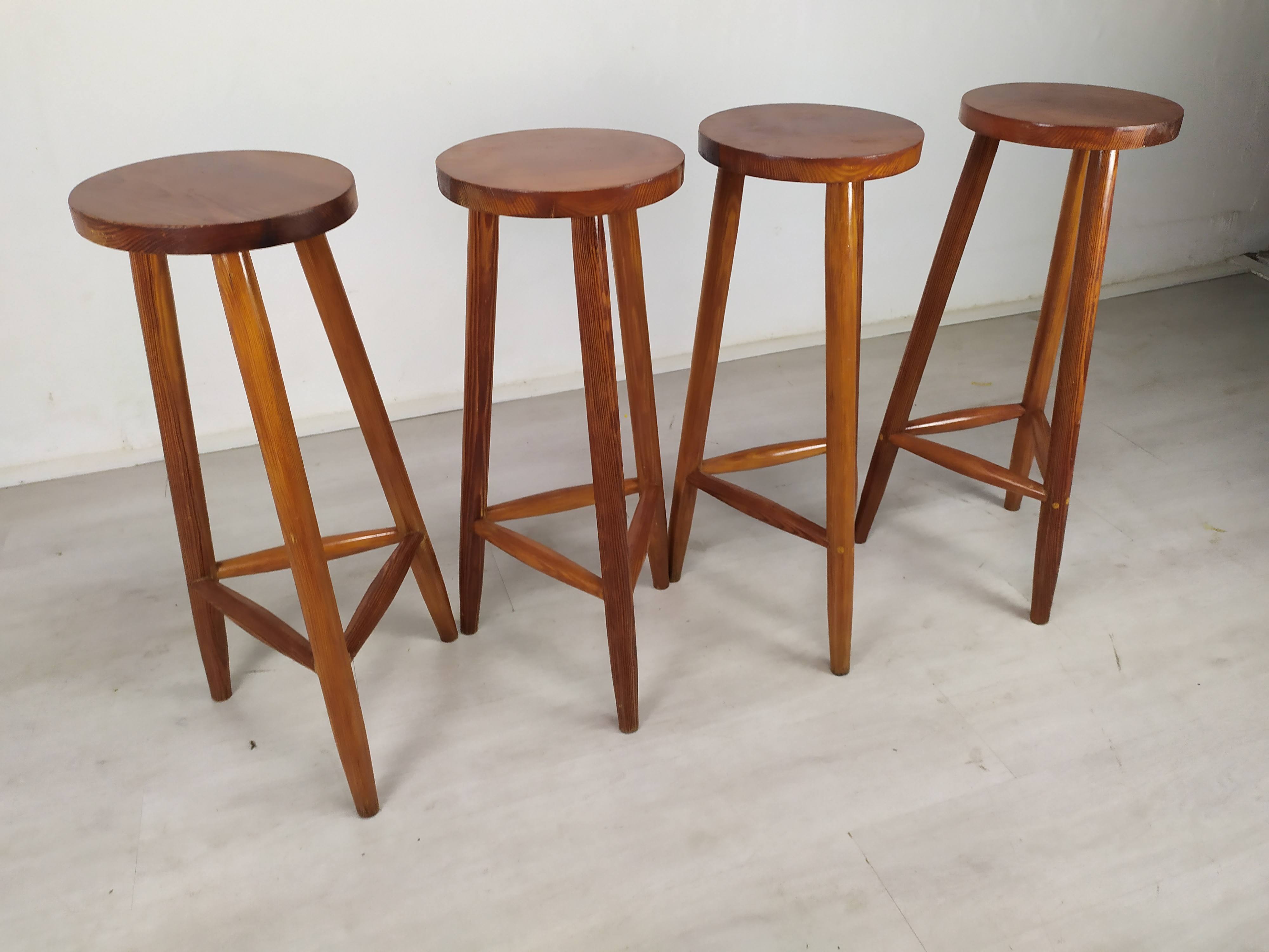Mountain bar stool
