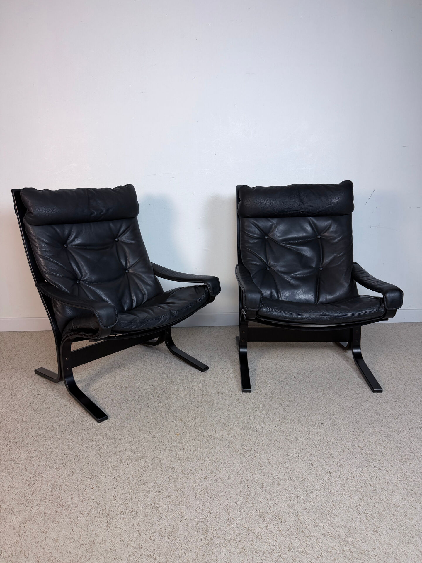 Siesta armchair by Ingmar Relling – black leather – Westnofa