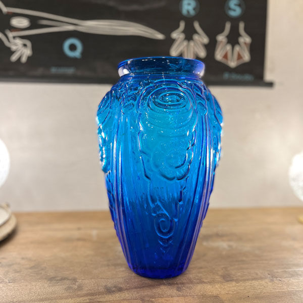 Large art deco vase in cobalt blue glass